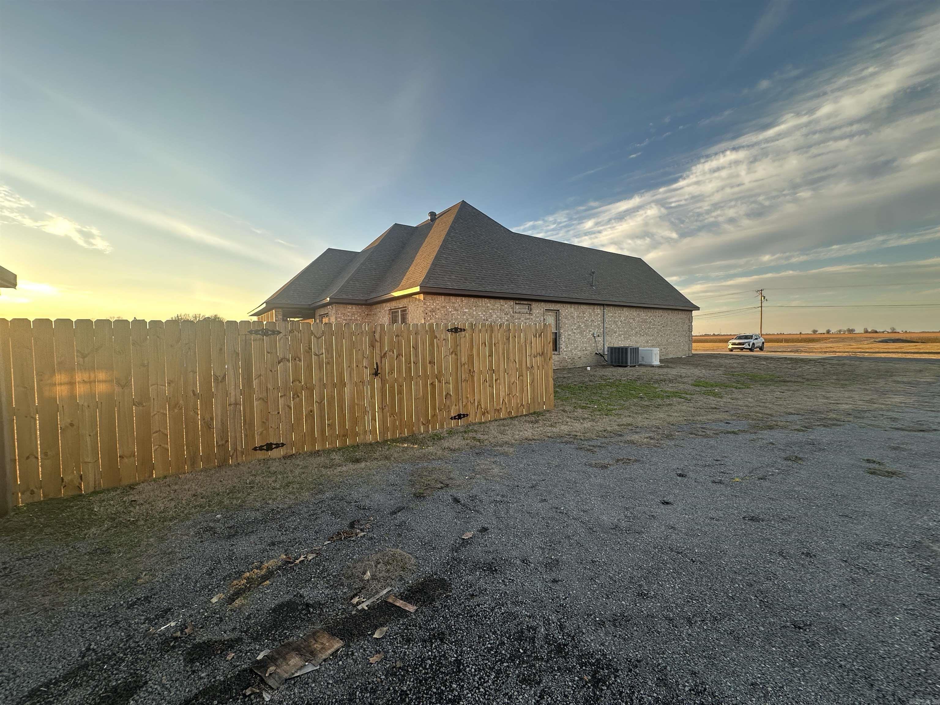 422 W State  Caraway, AR