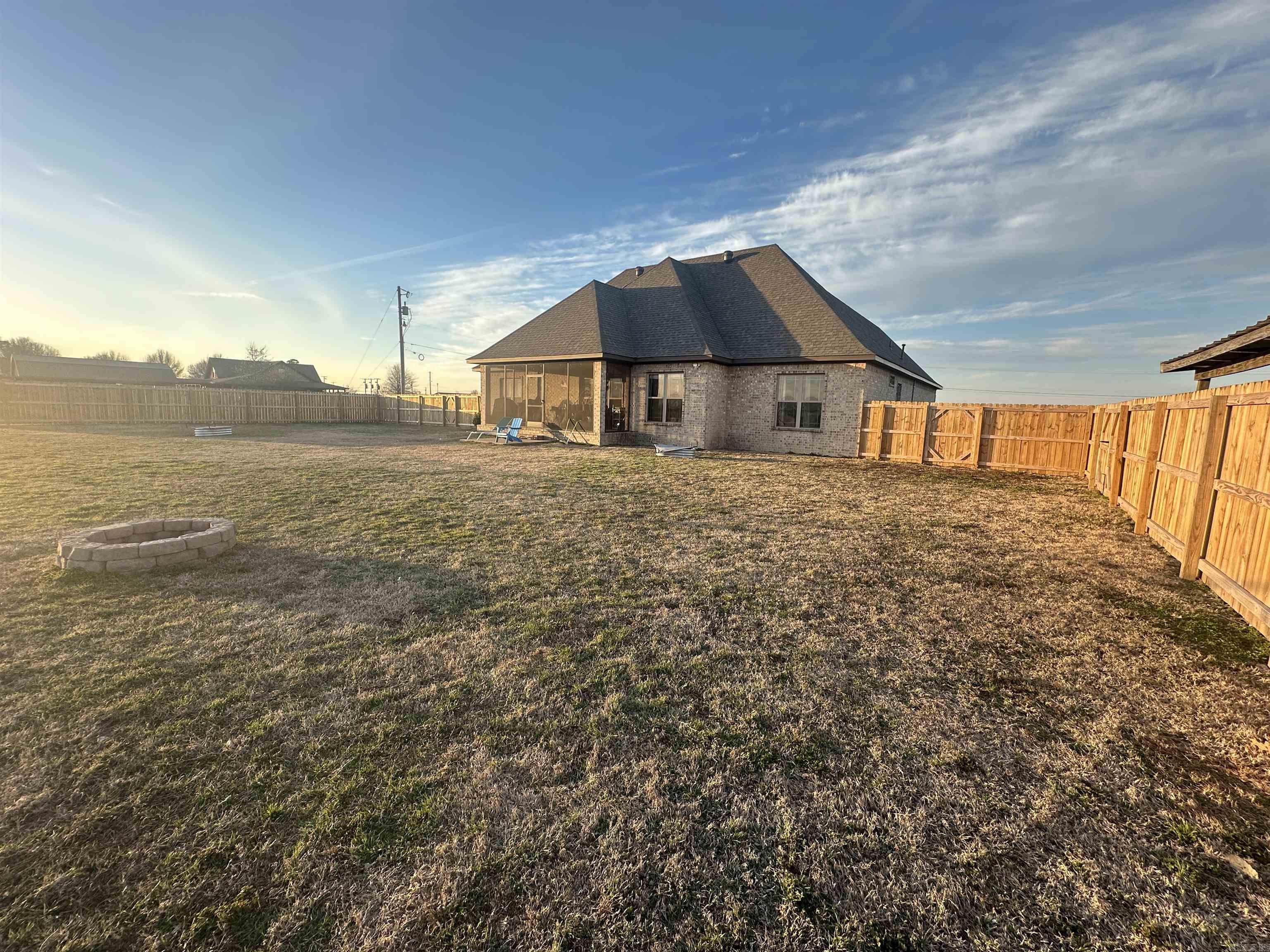 422 W State  Caraway, AR