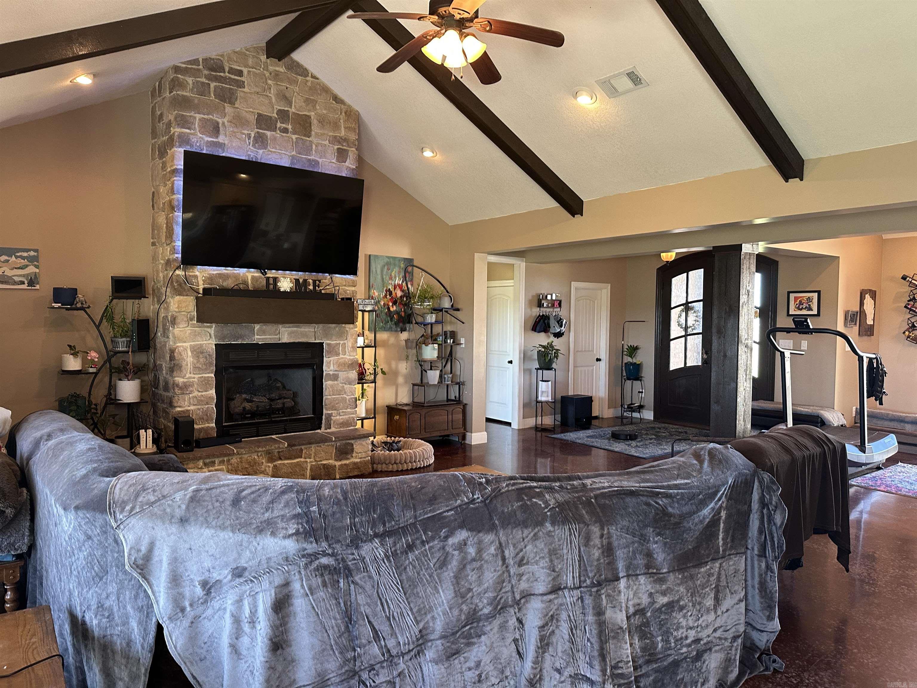 422 W State  Caraway, AR