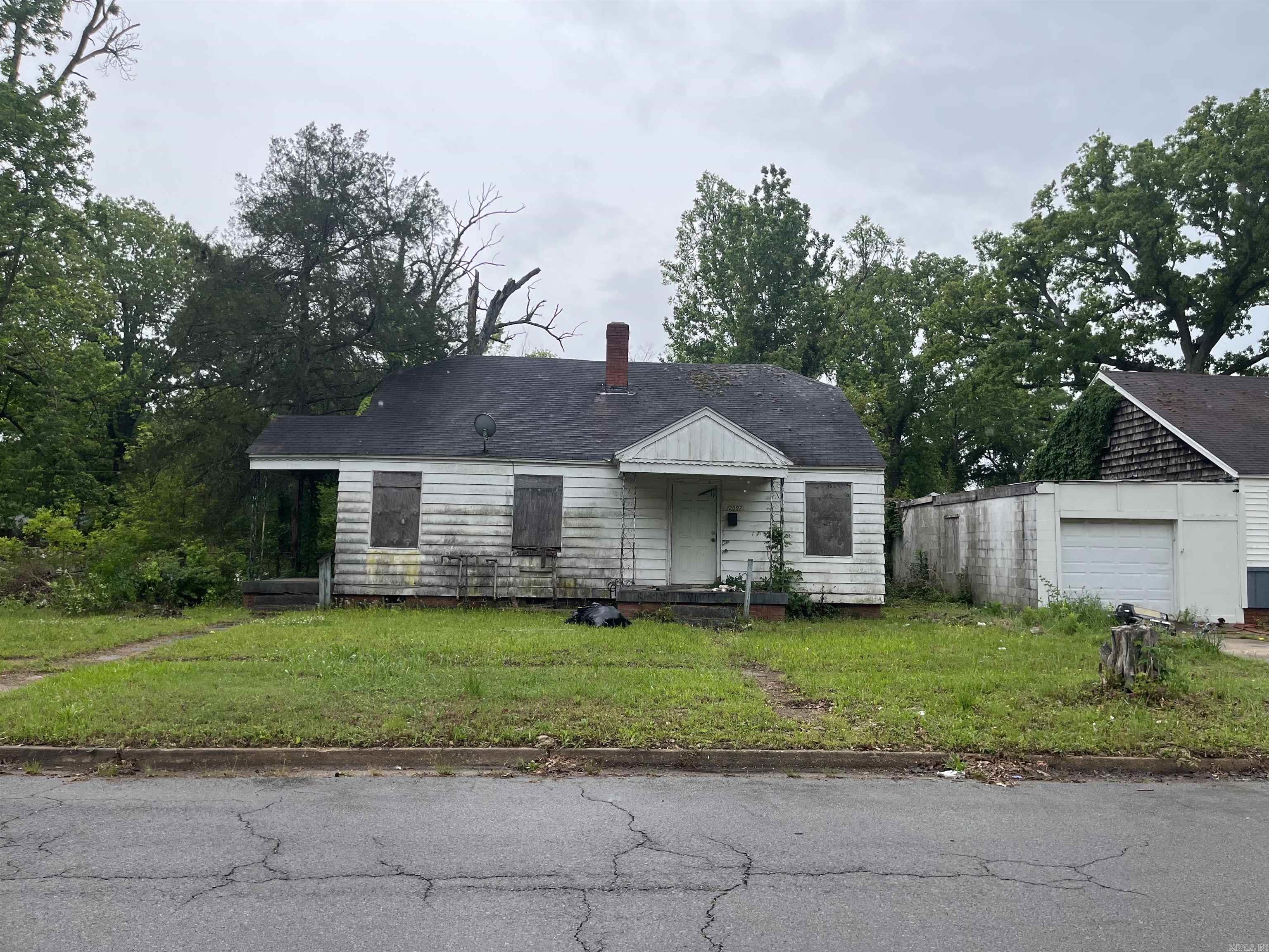 2000-2002 W 30th  Pine Bluff, AR