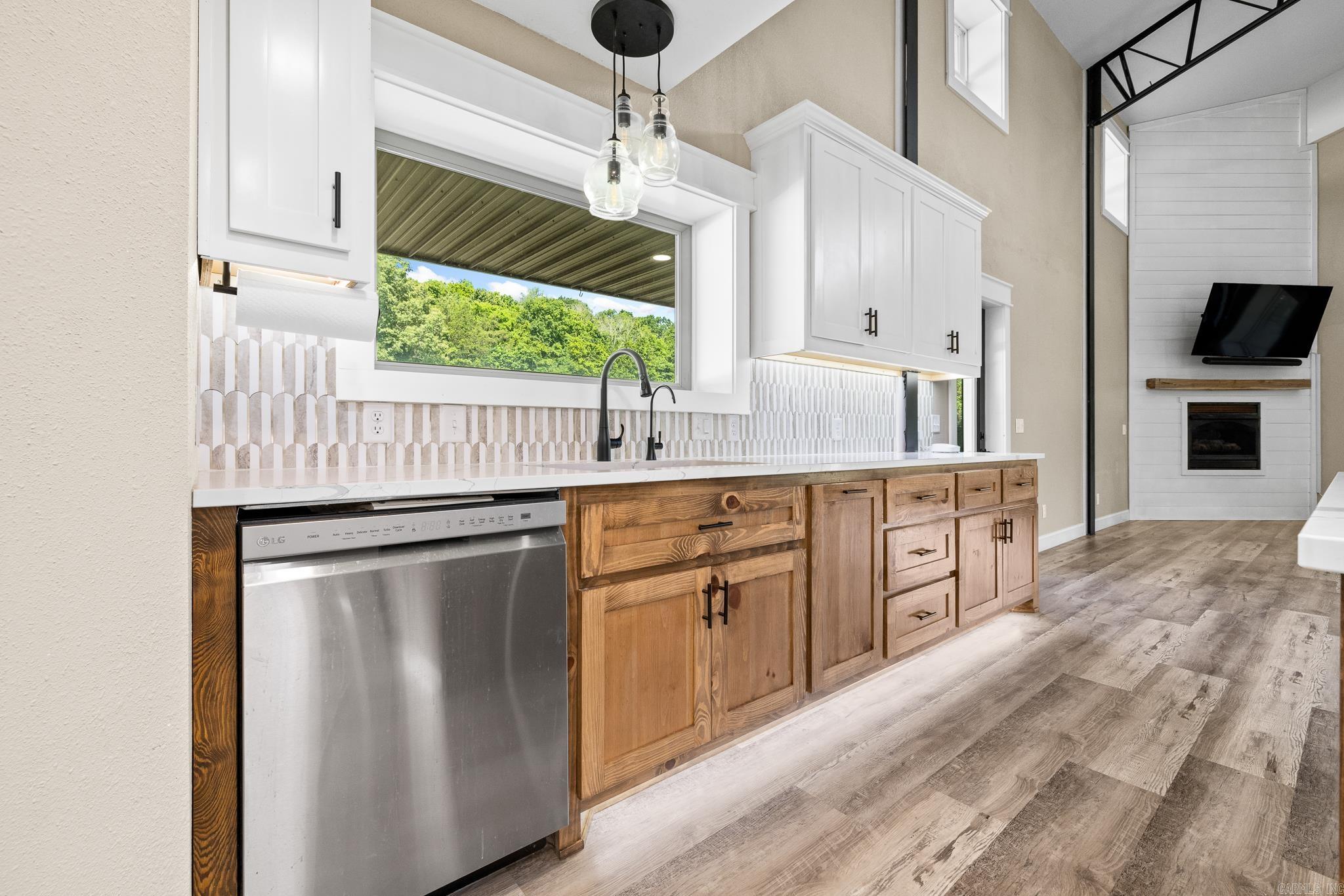 13136 N Cedar Grove  Lead Hill, AR