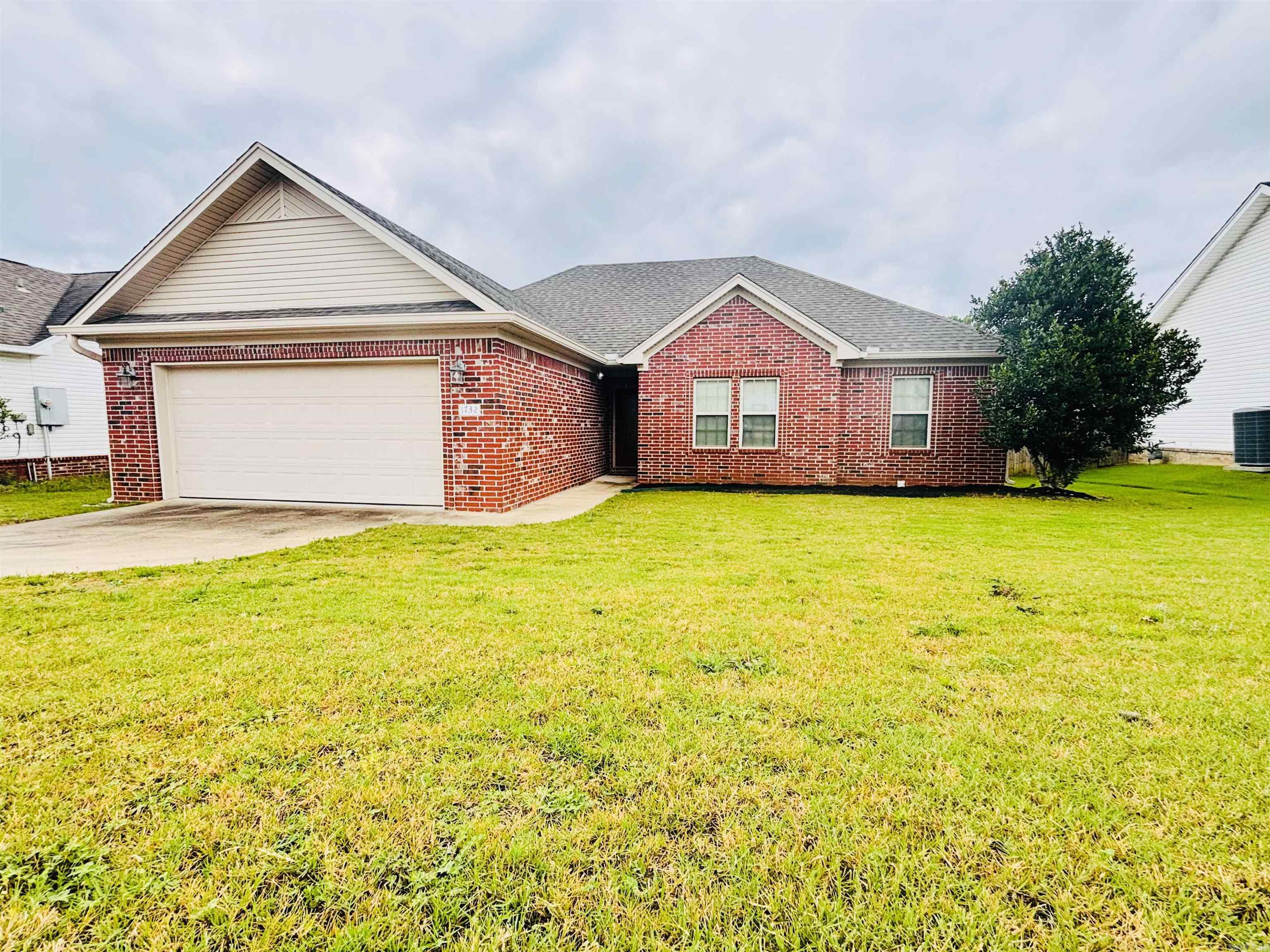 1732 White Oak  Benton, AR