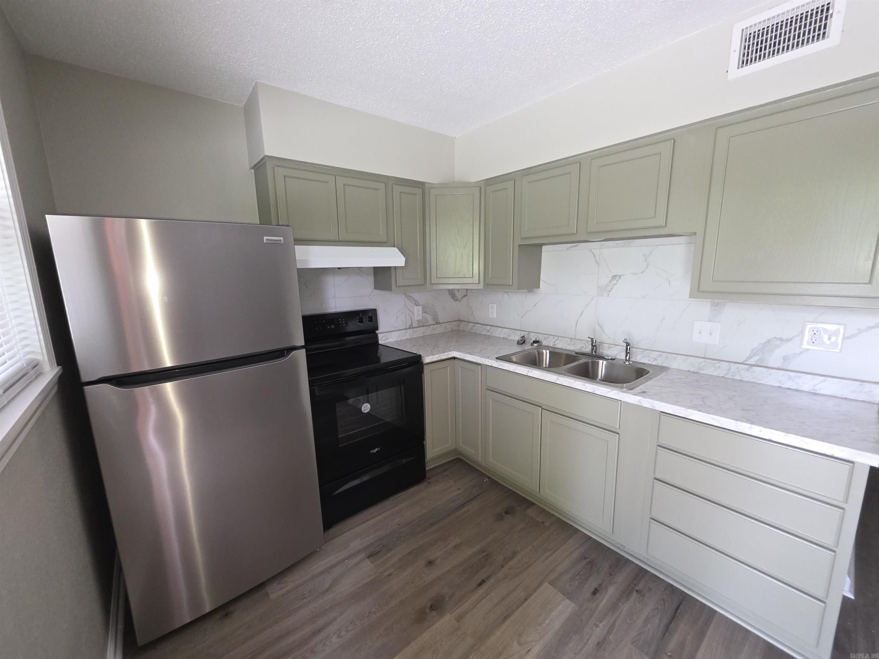 2718 Kenwood Kenwood Manor Pine Bluff, AR