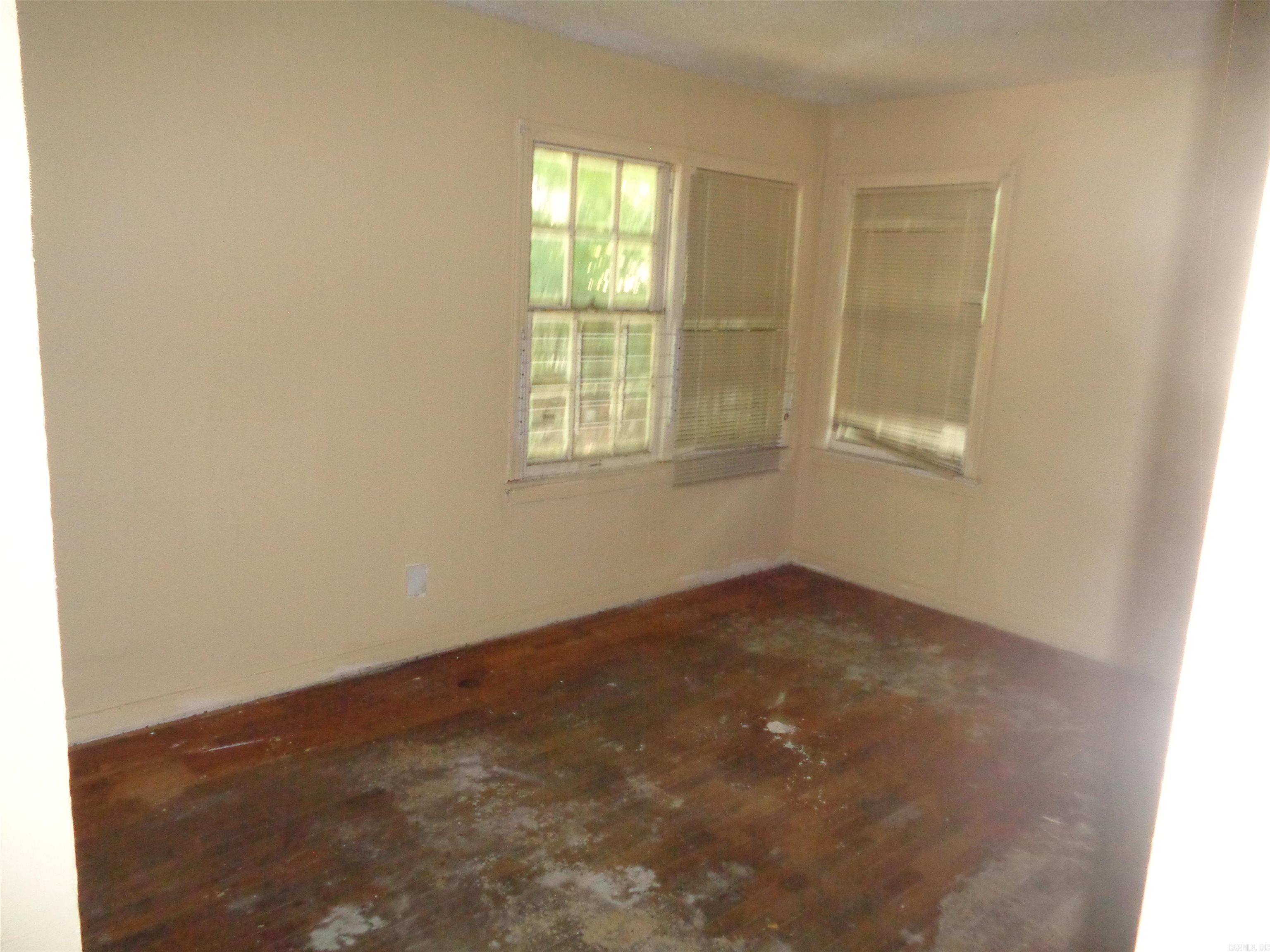 2615 S Summit  Little Rock, AR