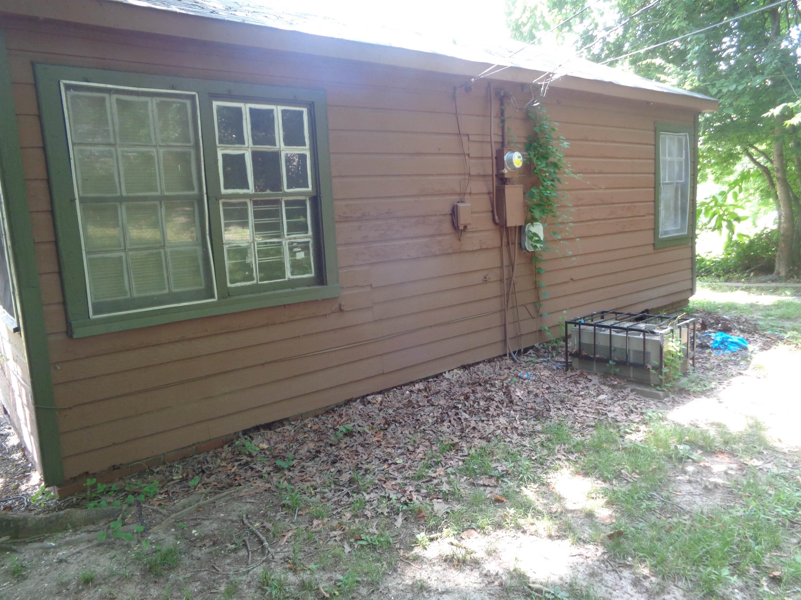 2615 S Summit  Little Rock, AR