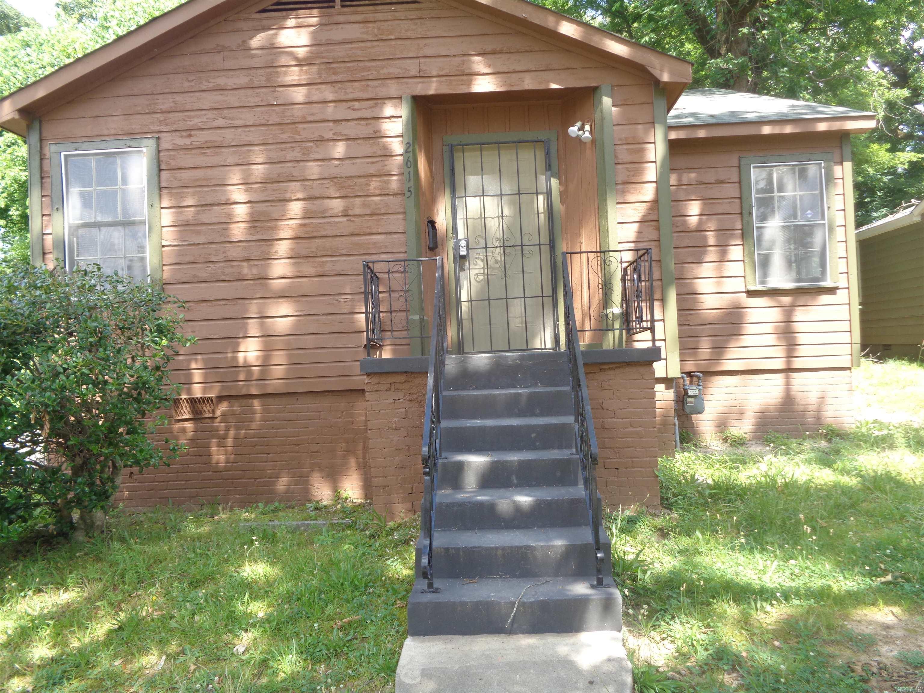 2615 S Summit  Little Rock, AR
