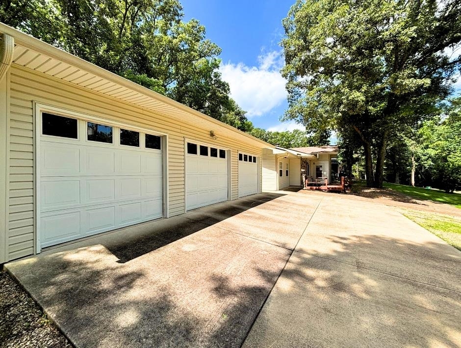64 Cherokee  Cherokee Village, AR