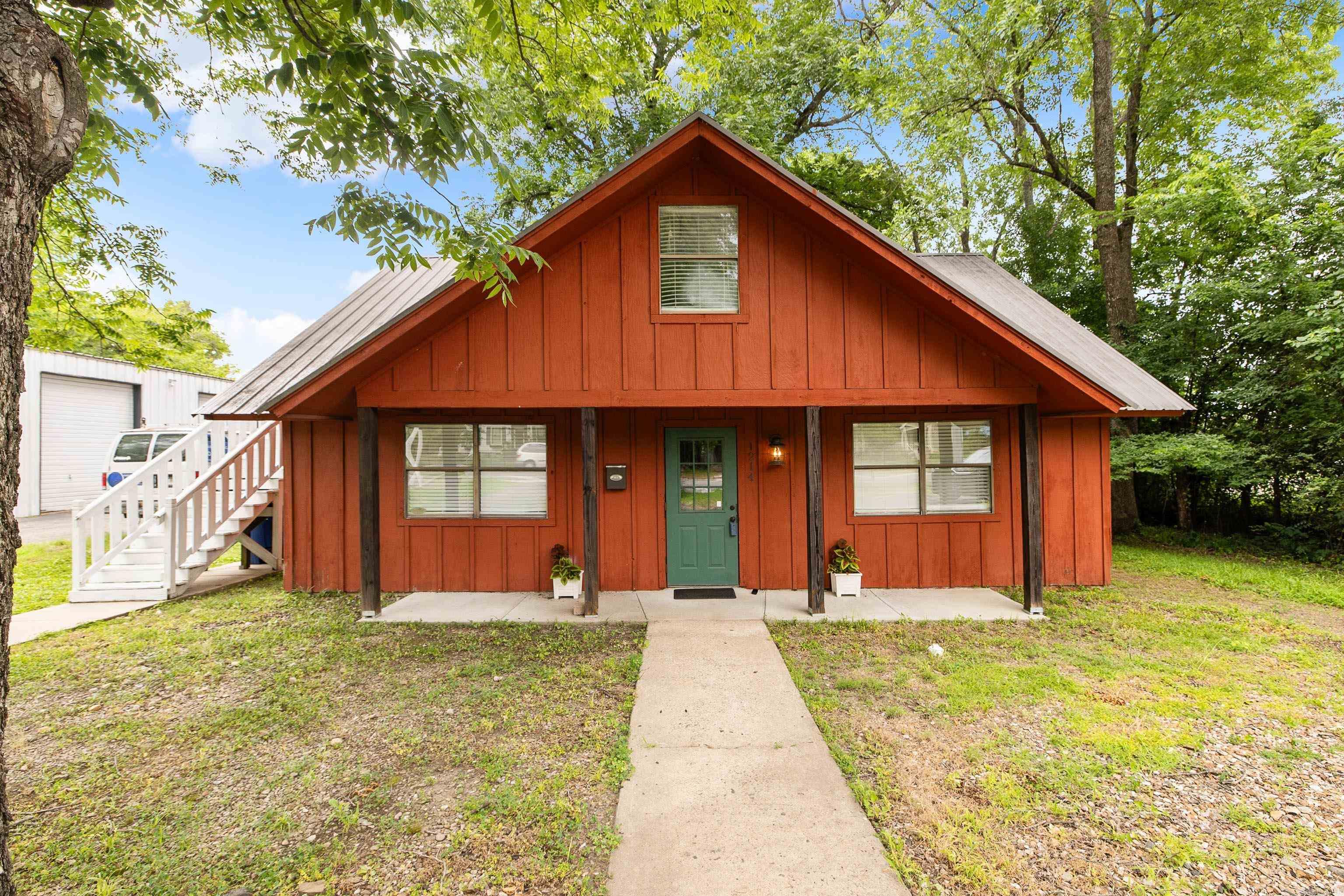 1214 Clifton  Conway, AR