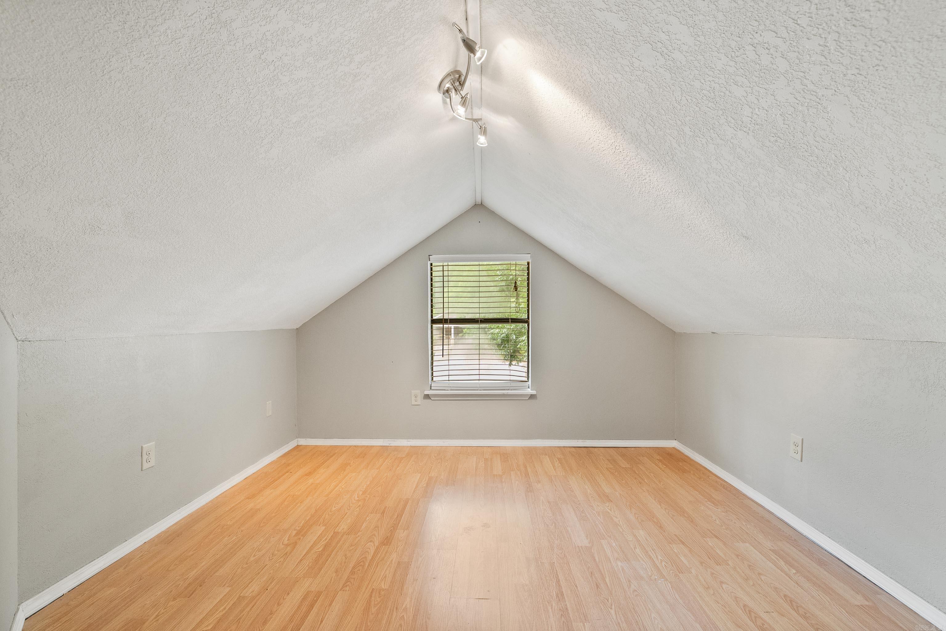 1214 Clifton  Conway, AR