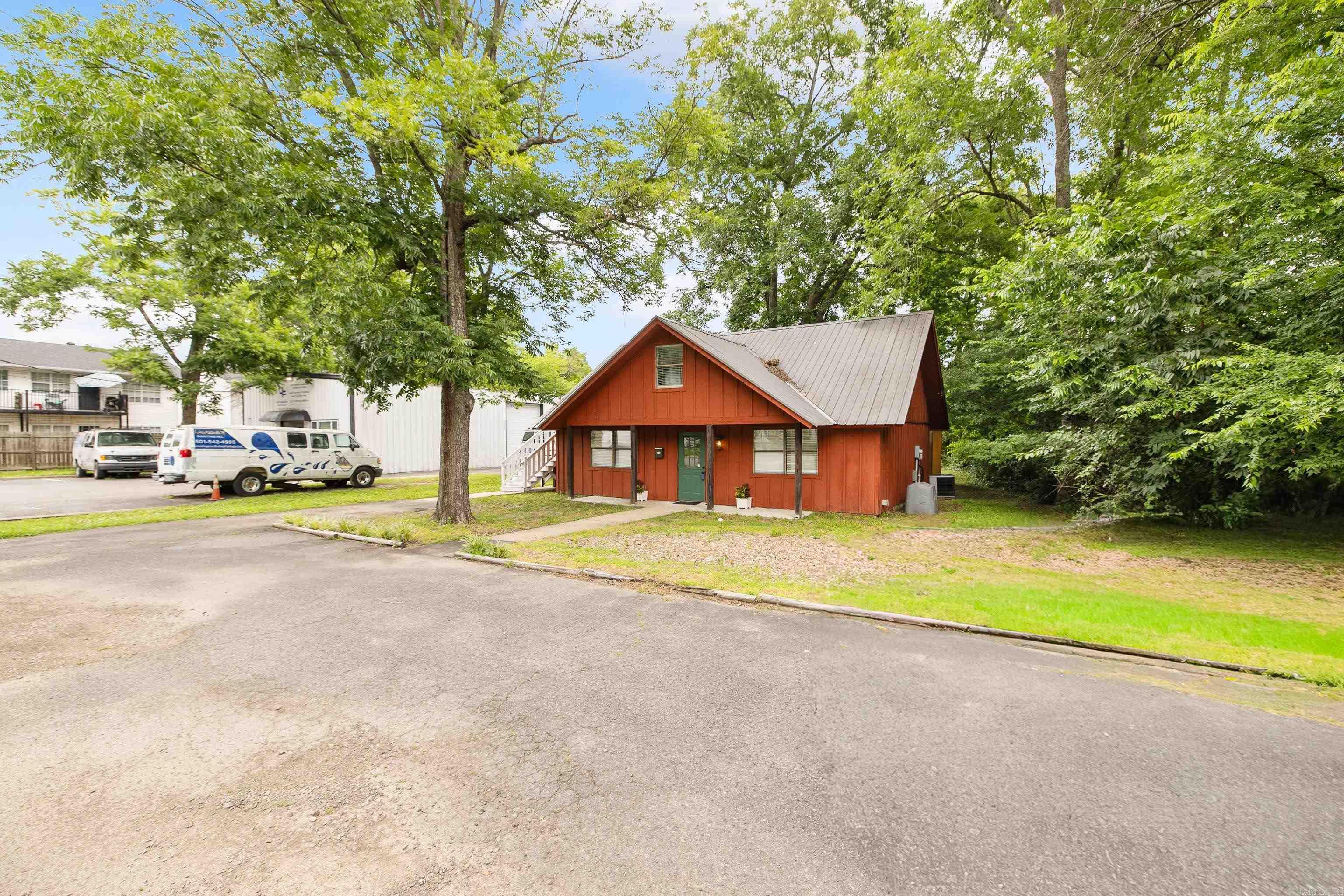 1214 Clifton  Conway, AR