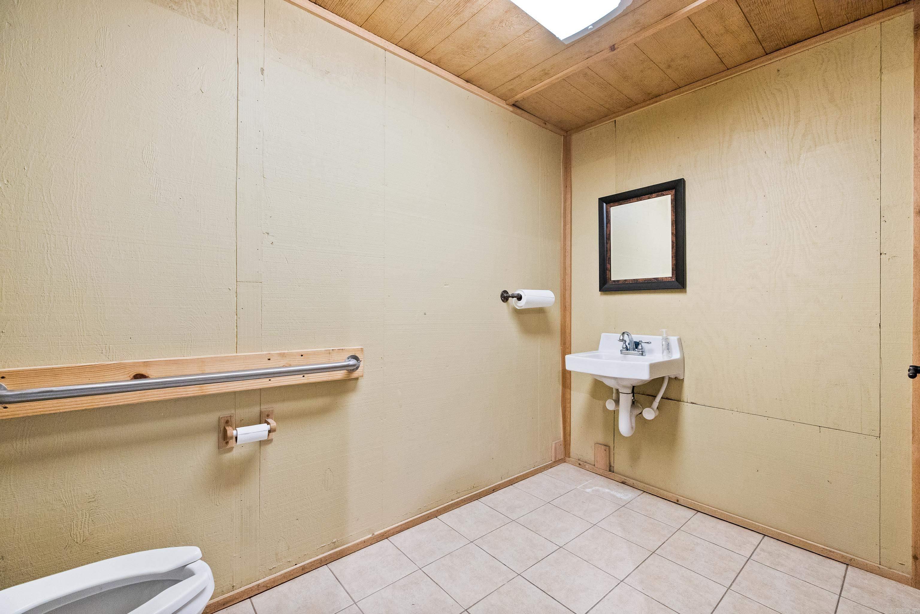1214 Clifton  Conway, AR
