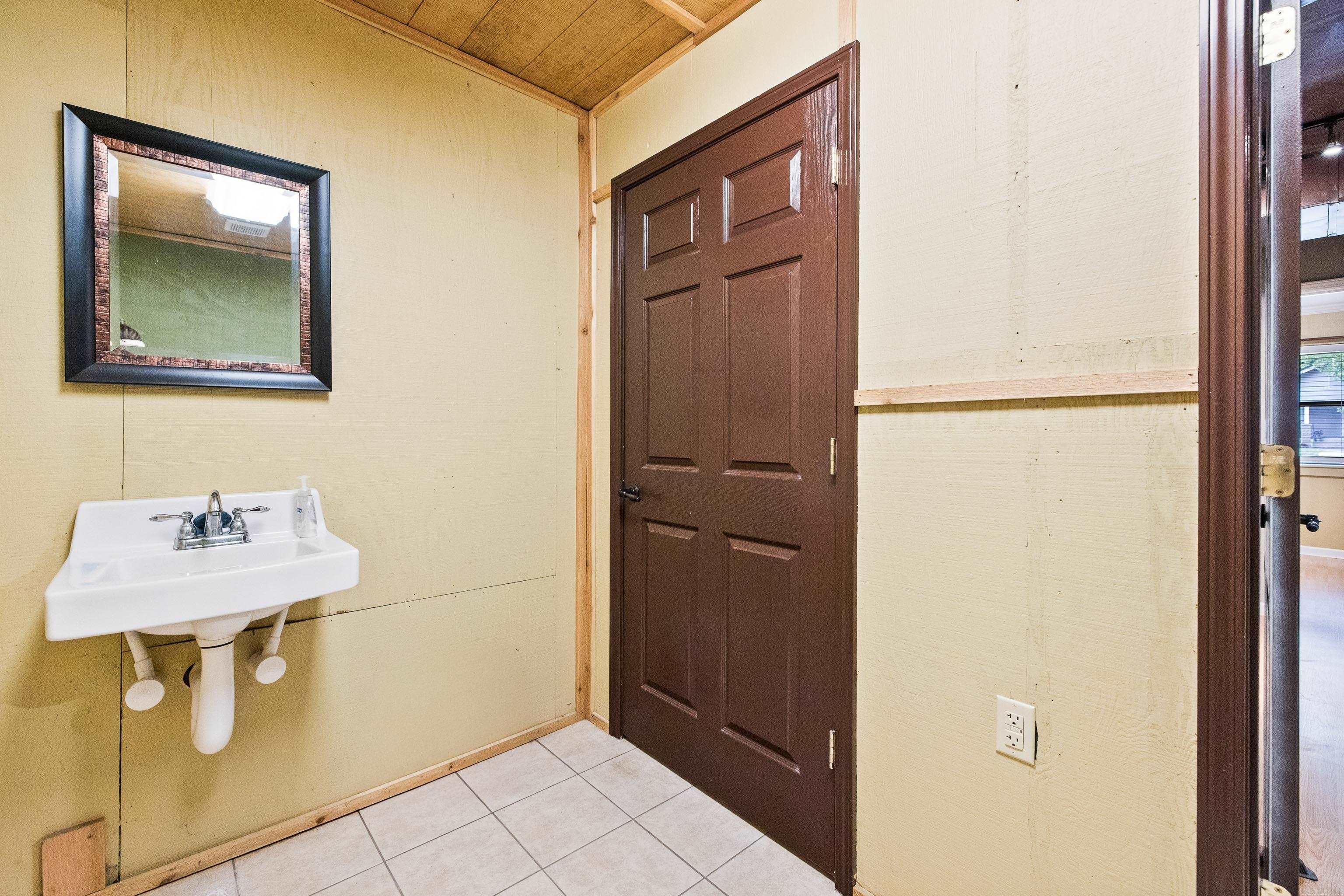 1214 Clifton  Conway, AR