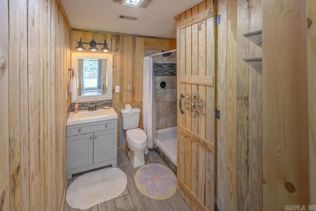 5779 HWY 16 West  Clinton, AR