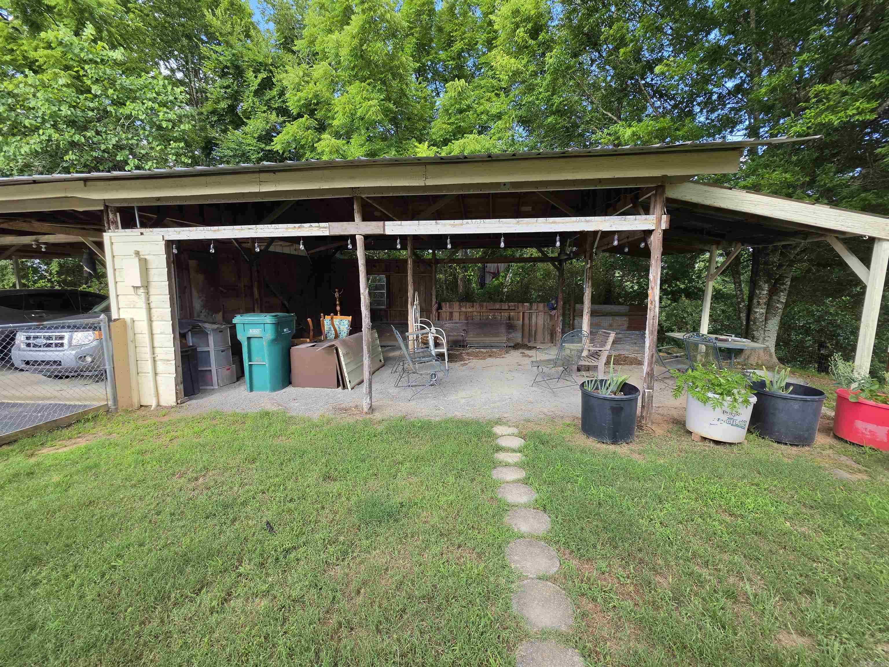 608 HWY 285 N  Damascus, AR