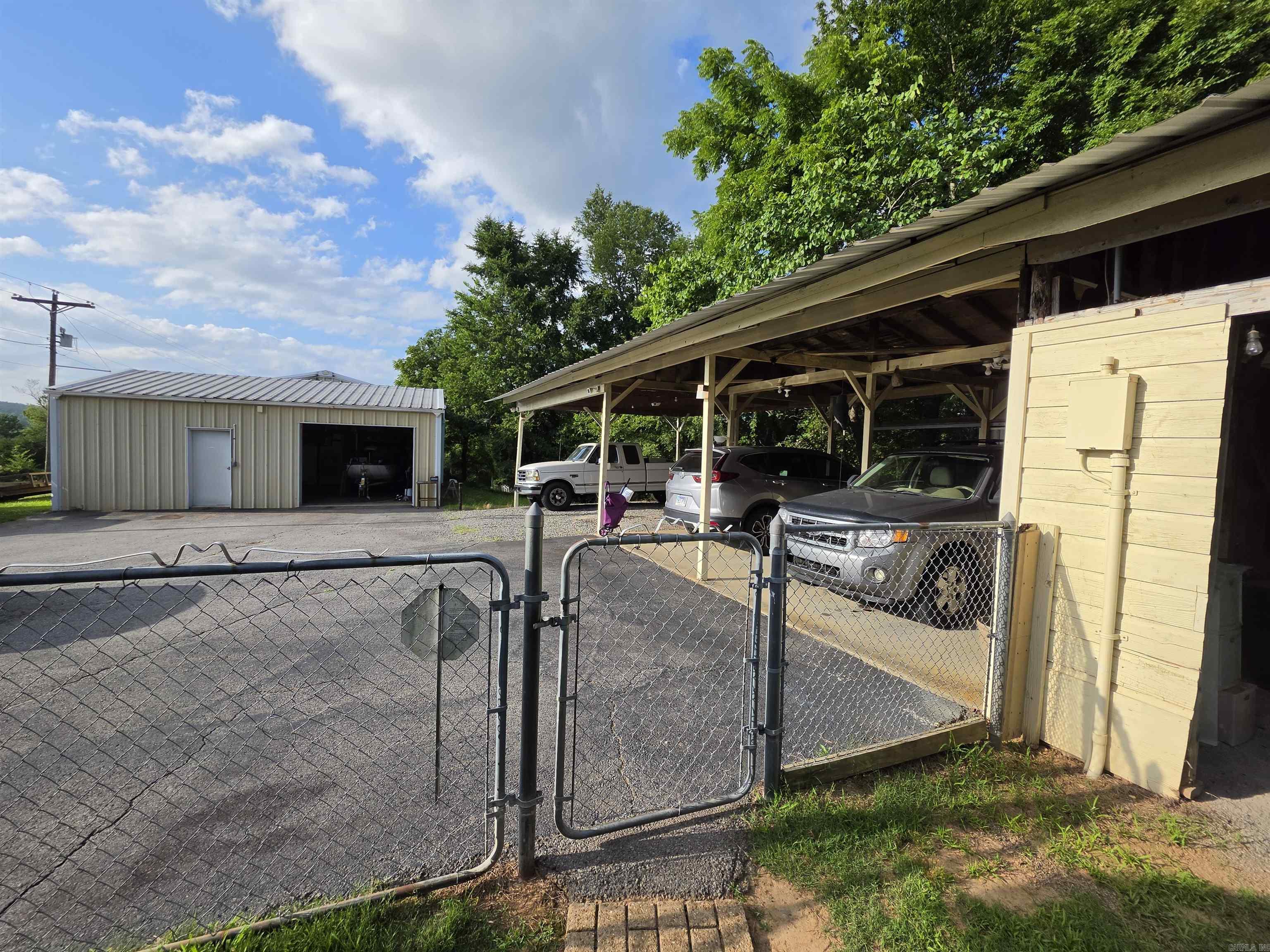 608 HWY 285 N  Damascus, AR
