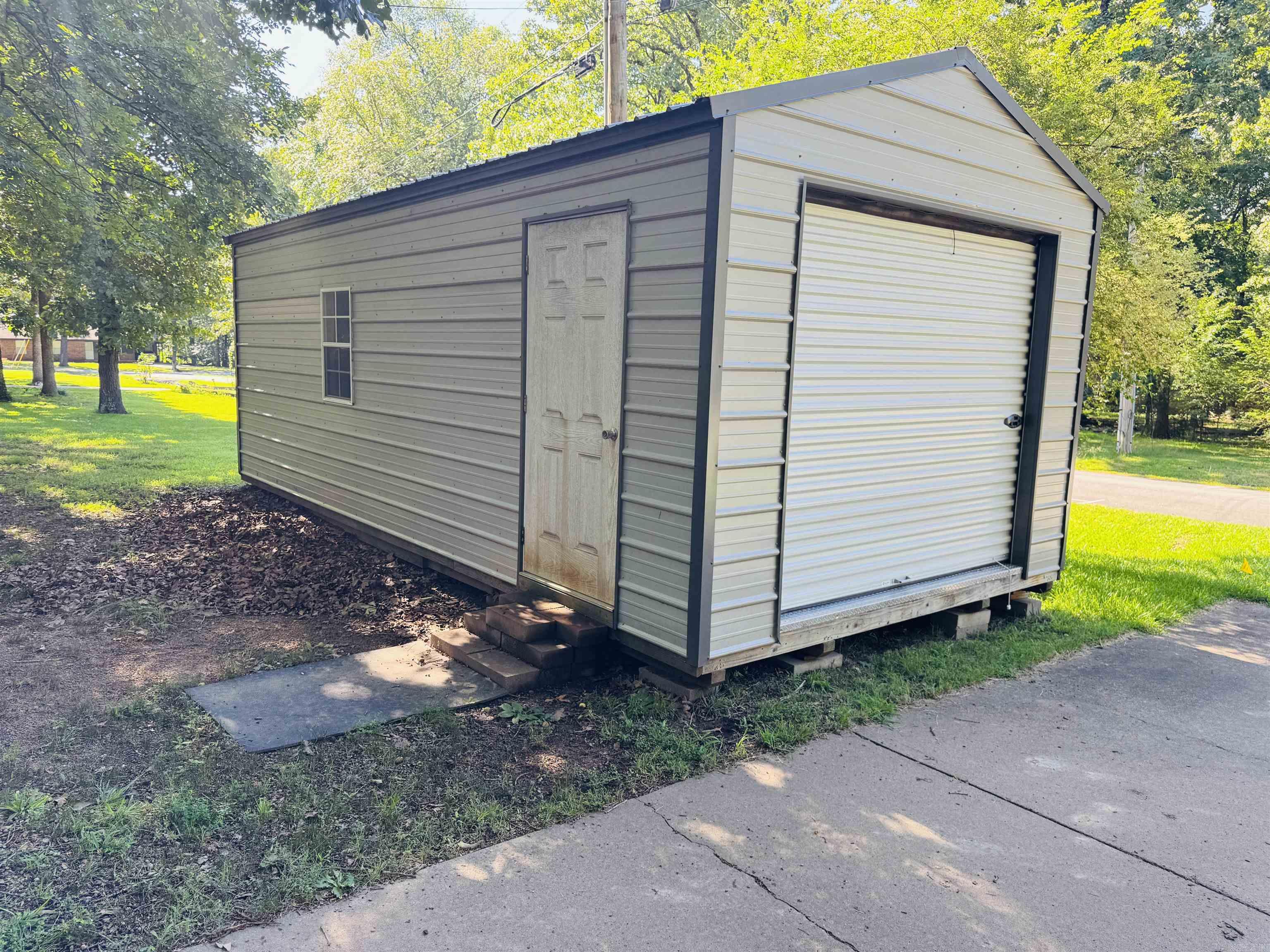 8 Coyote  Conway, AR