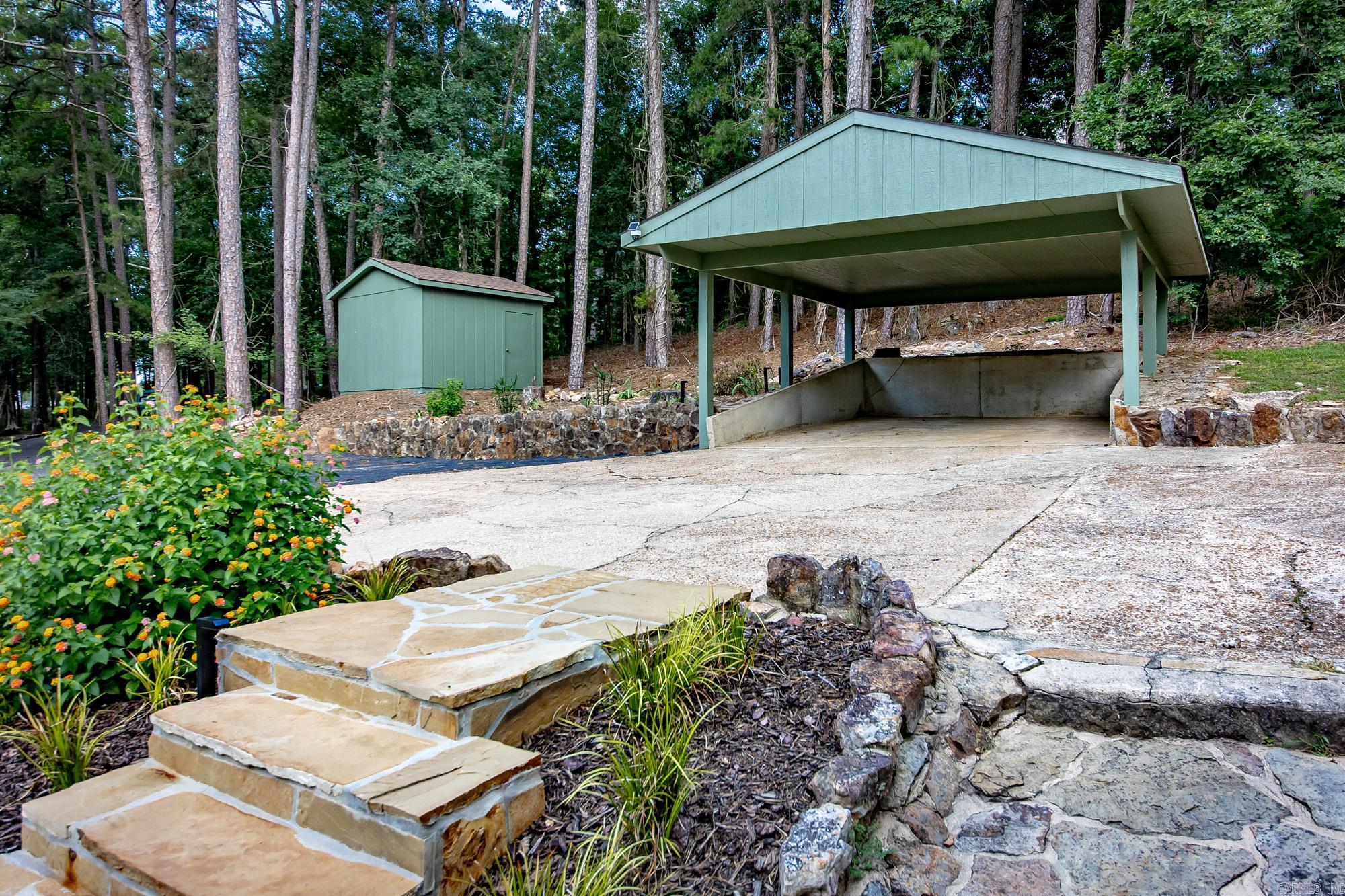 403 Lake Shore  Greers Ferry, AR