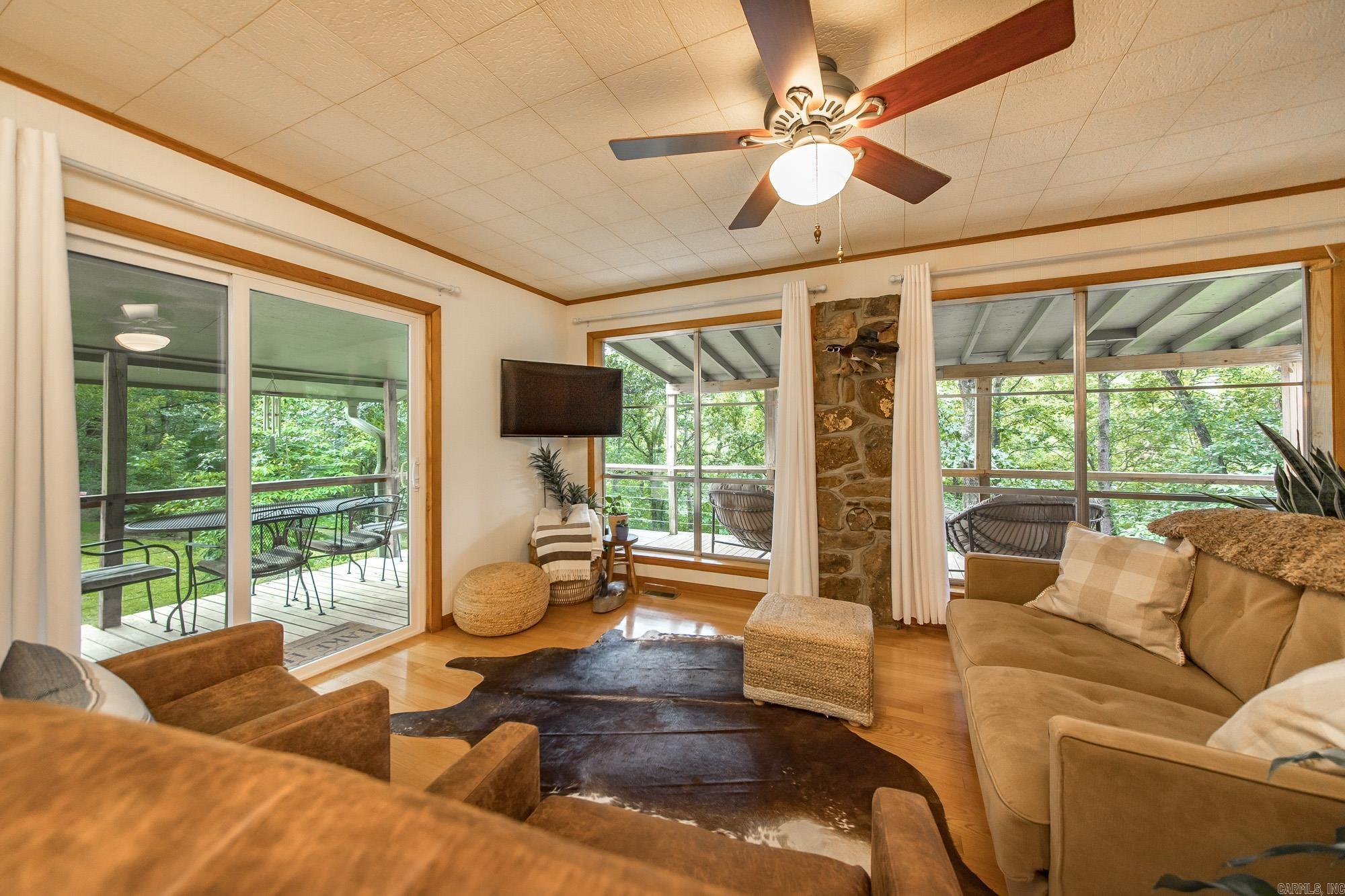 403 Lake Shore  Greers Ferry, AR