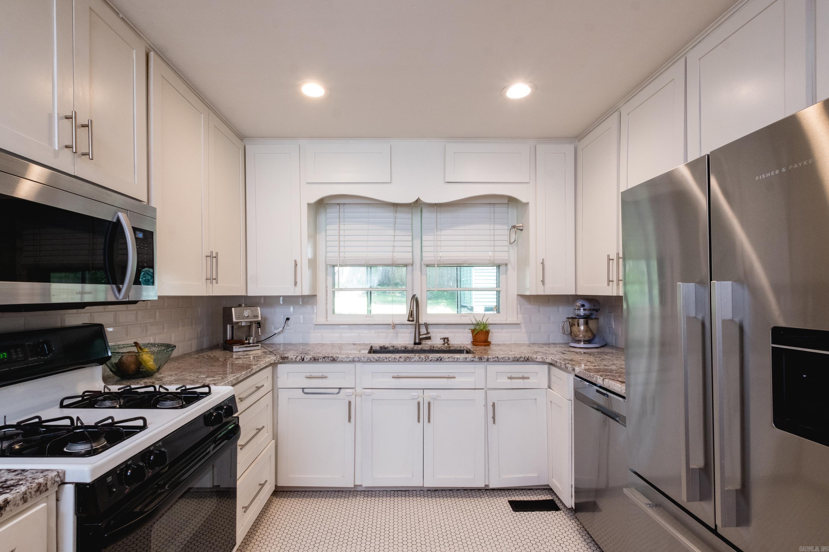 2415 Blackwood  Little Rock, AR