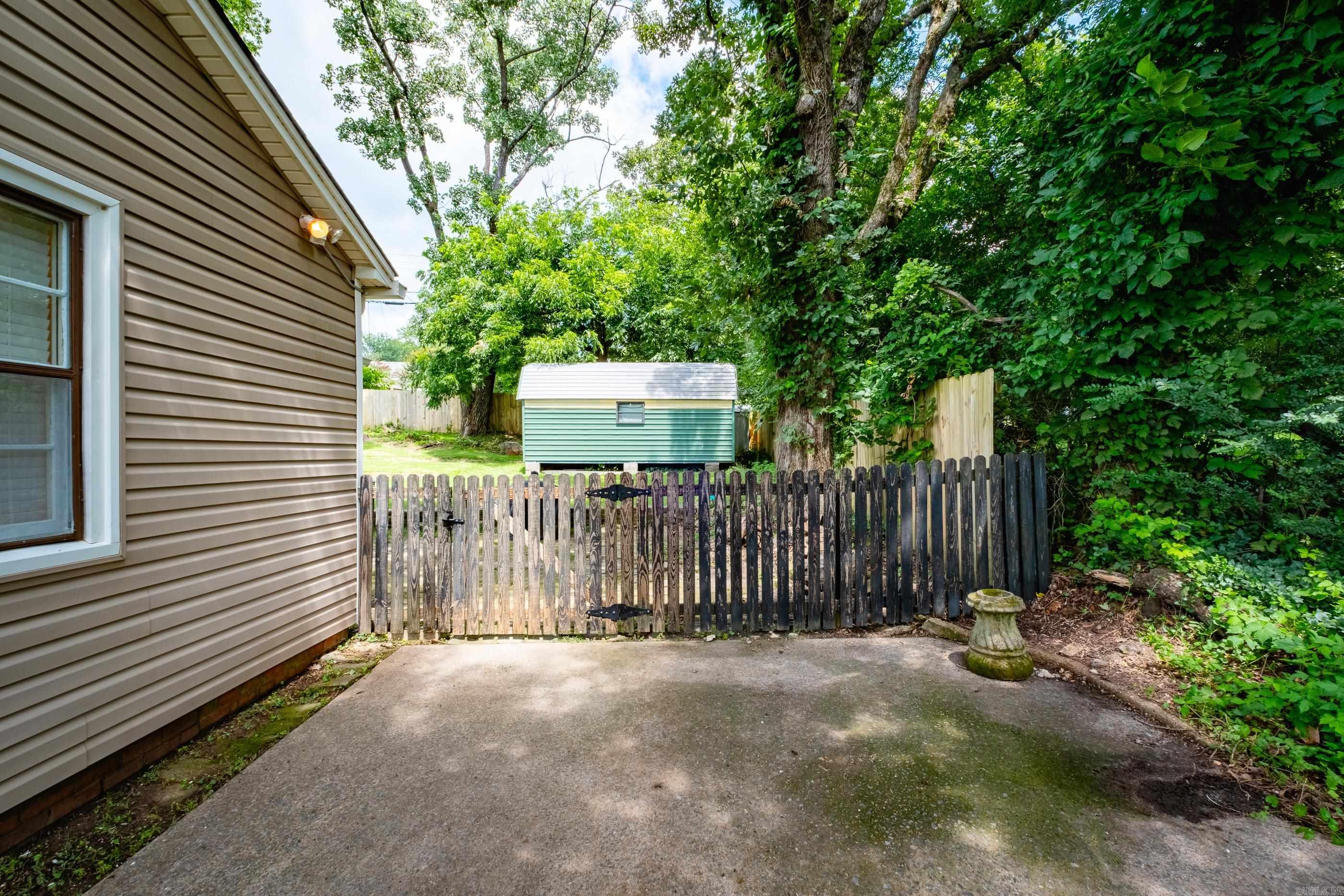 2415 Blackwood  Little Rock, AR