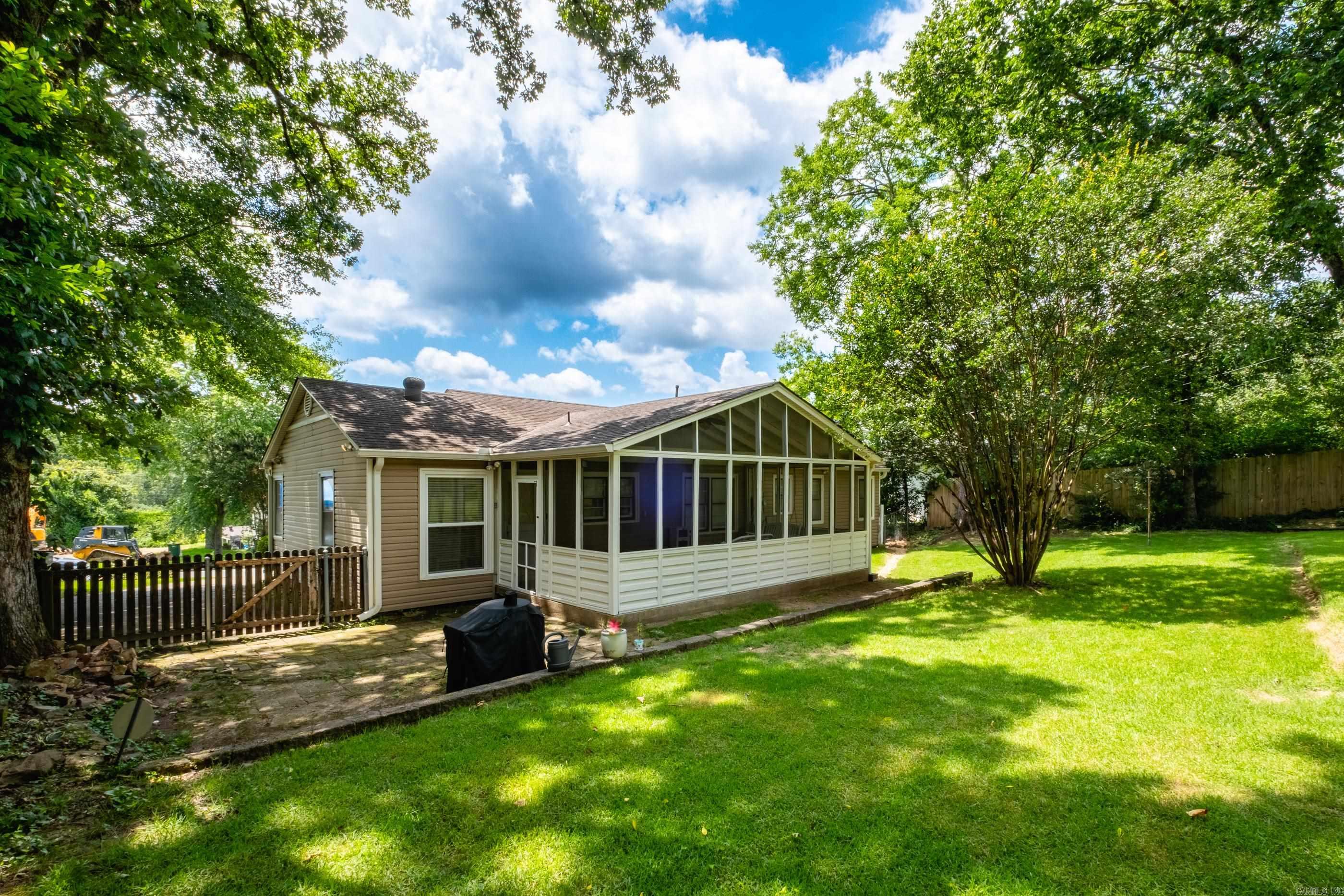 2415 Blackwood  Little Rock, AR