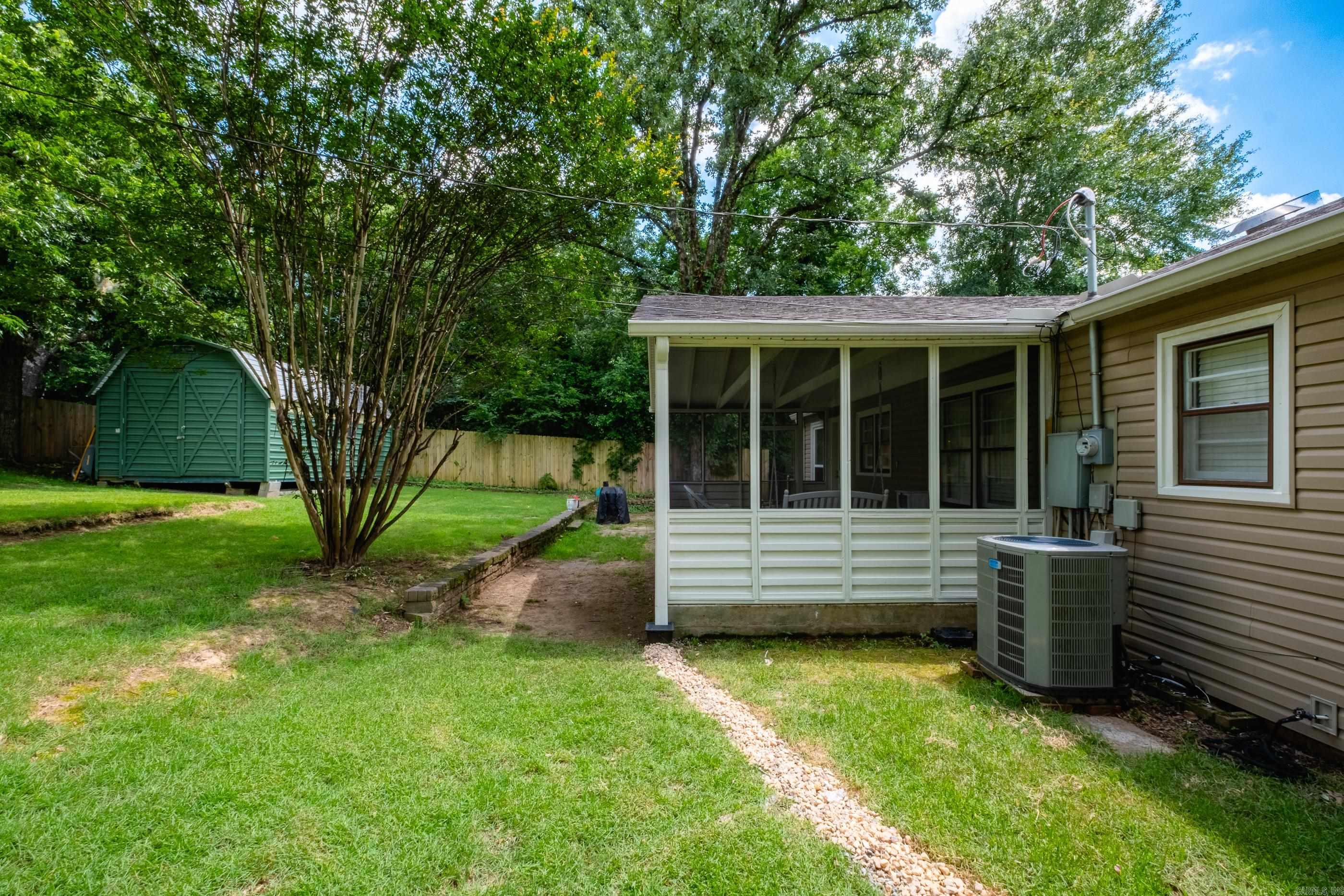 2415 Blackwood  Little Rock, AR