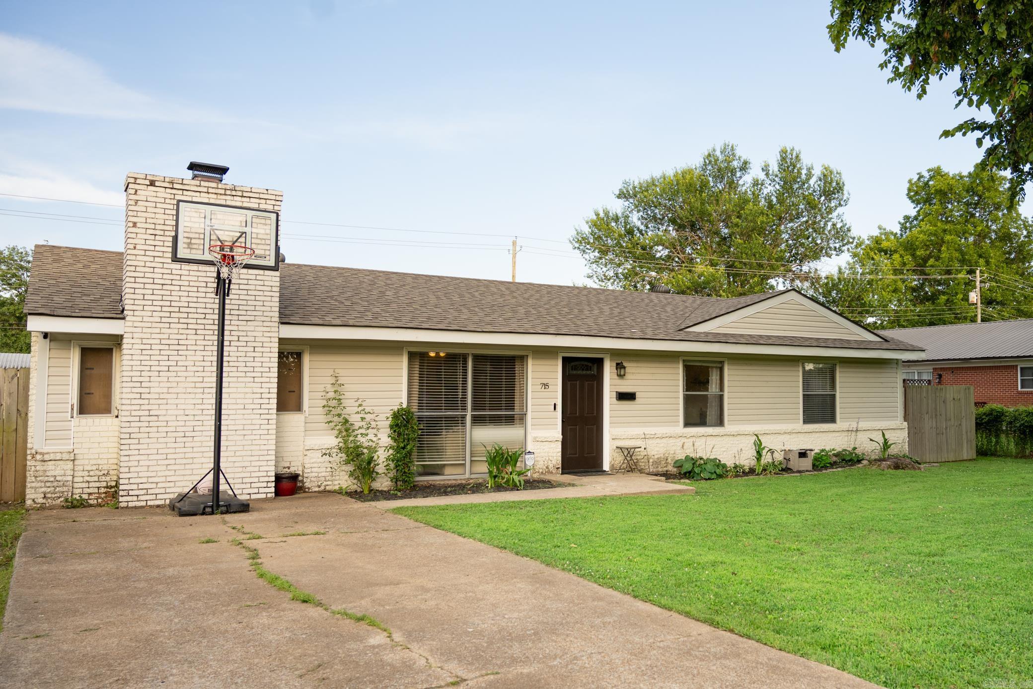 715 SE 7th  Walnut Ridge, AR