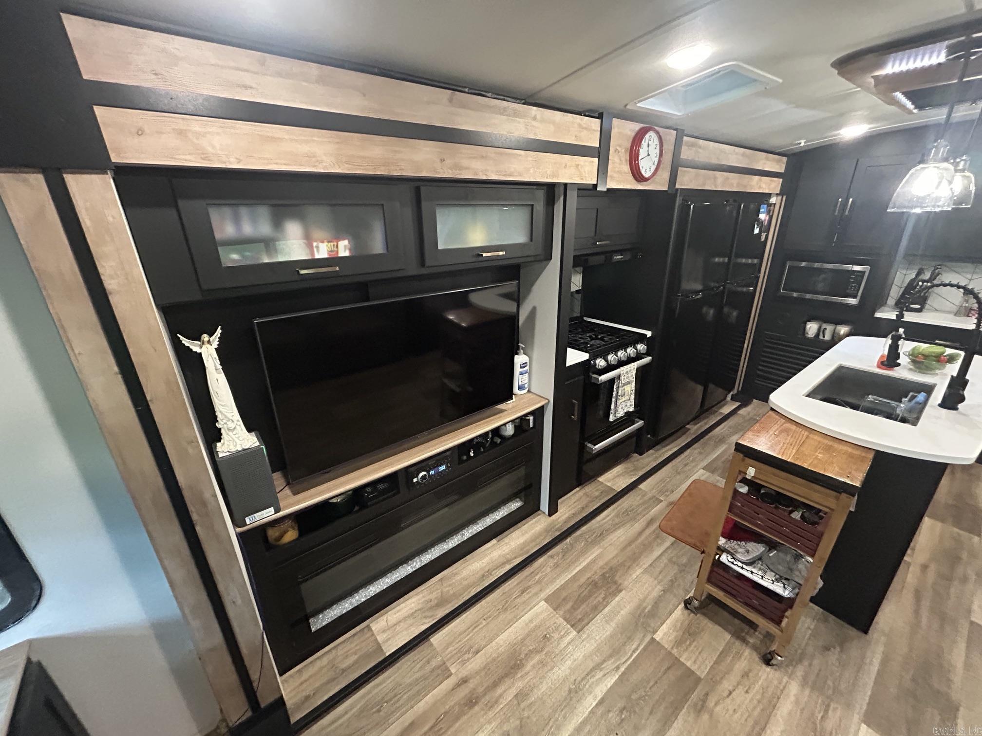 8798 Holly Mountain  Clinton, AR