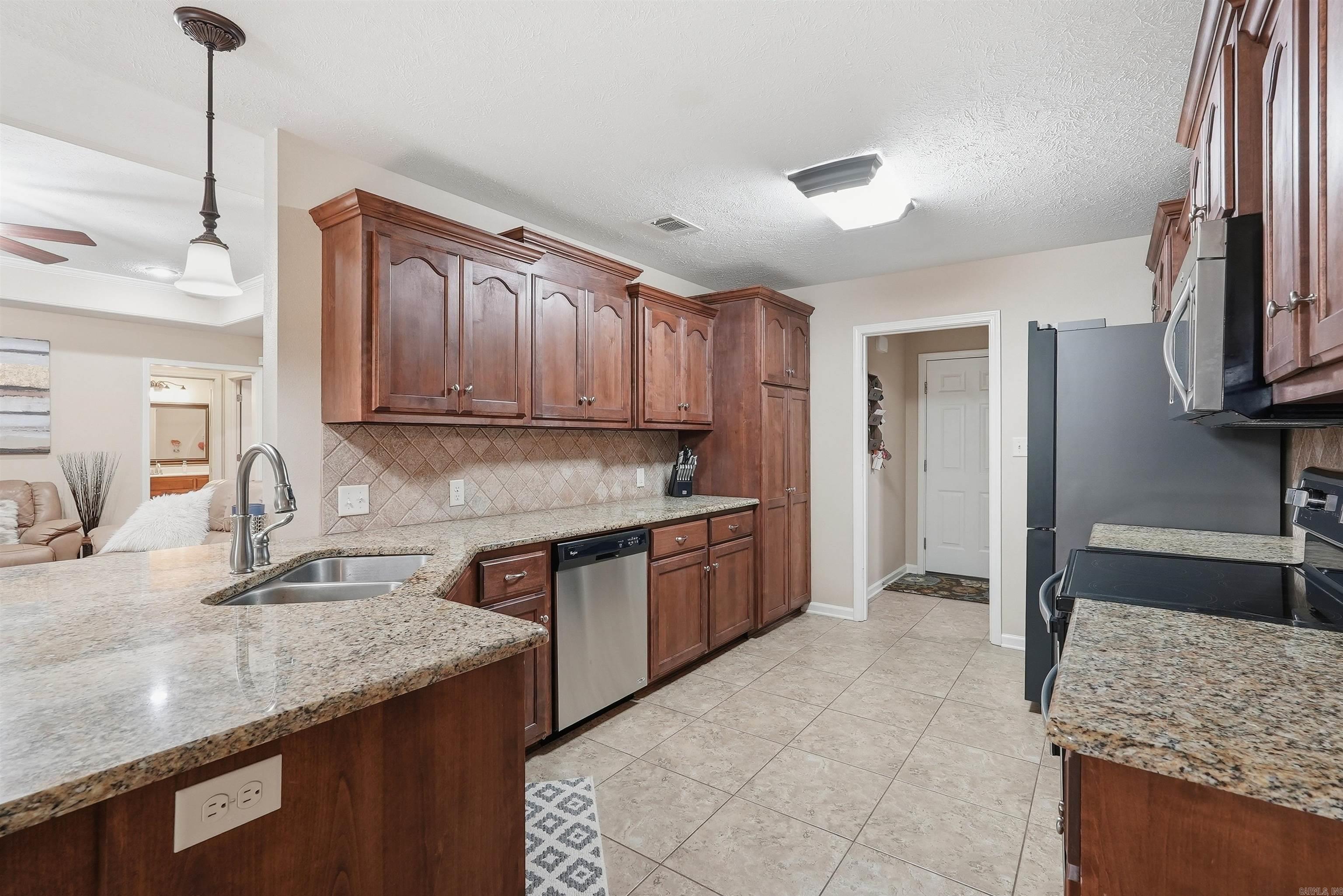 30 Cedar Knolls  Greenbrier, AR