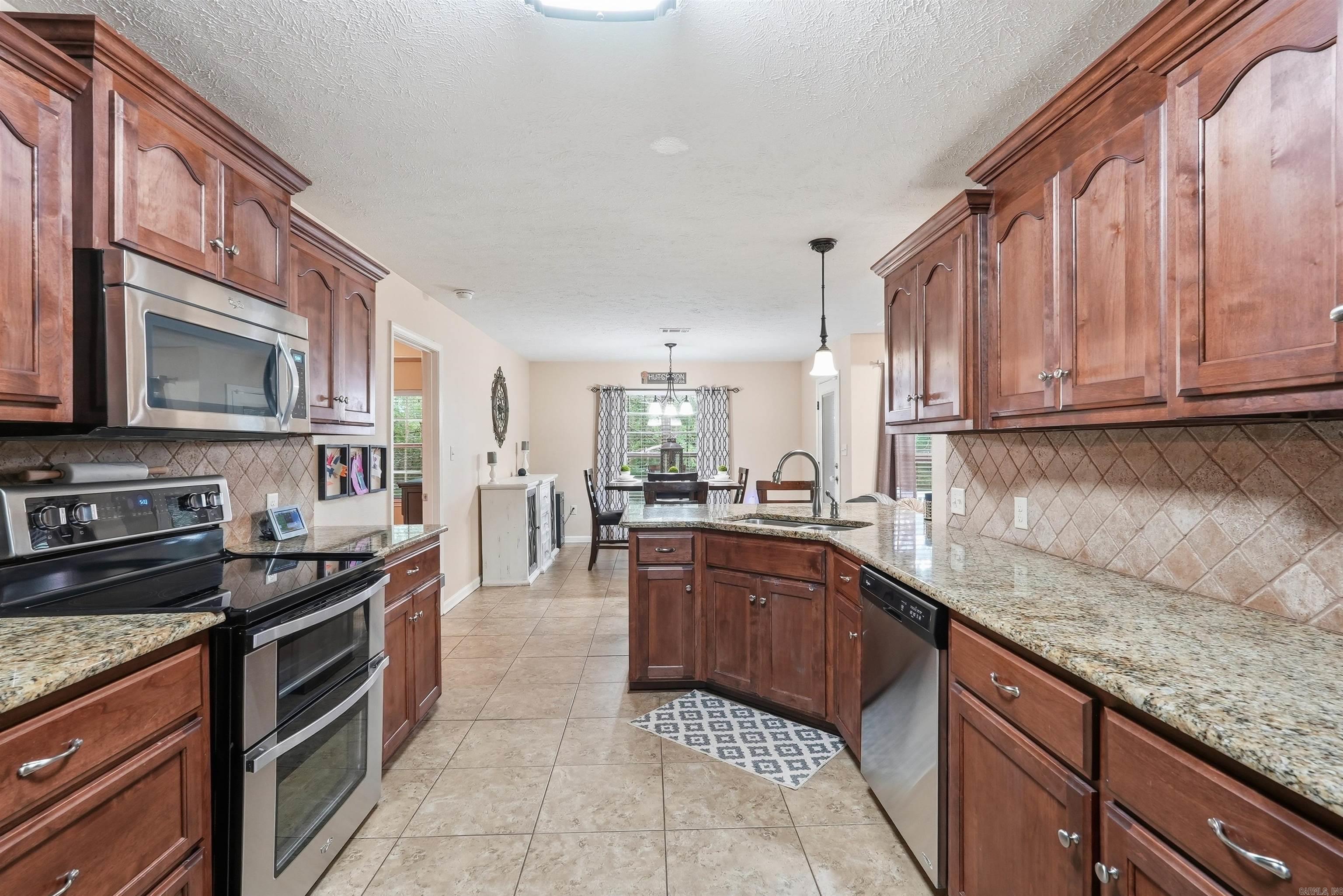 30 Cedar Knolls  Greenbrier, AR