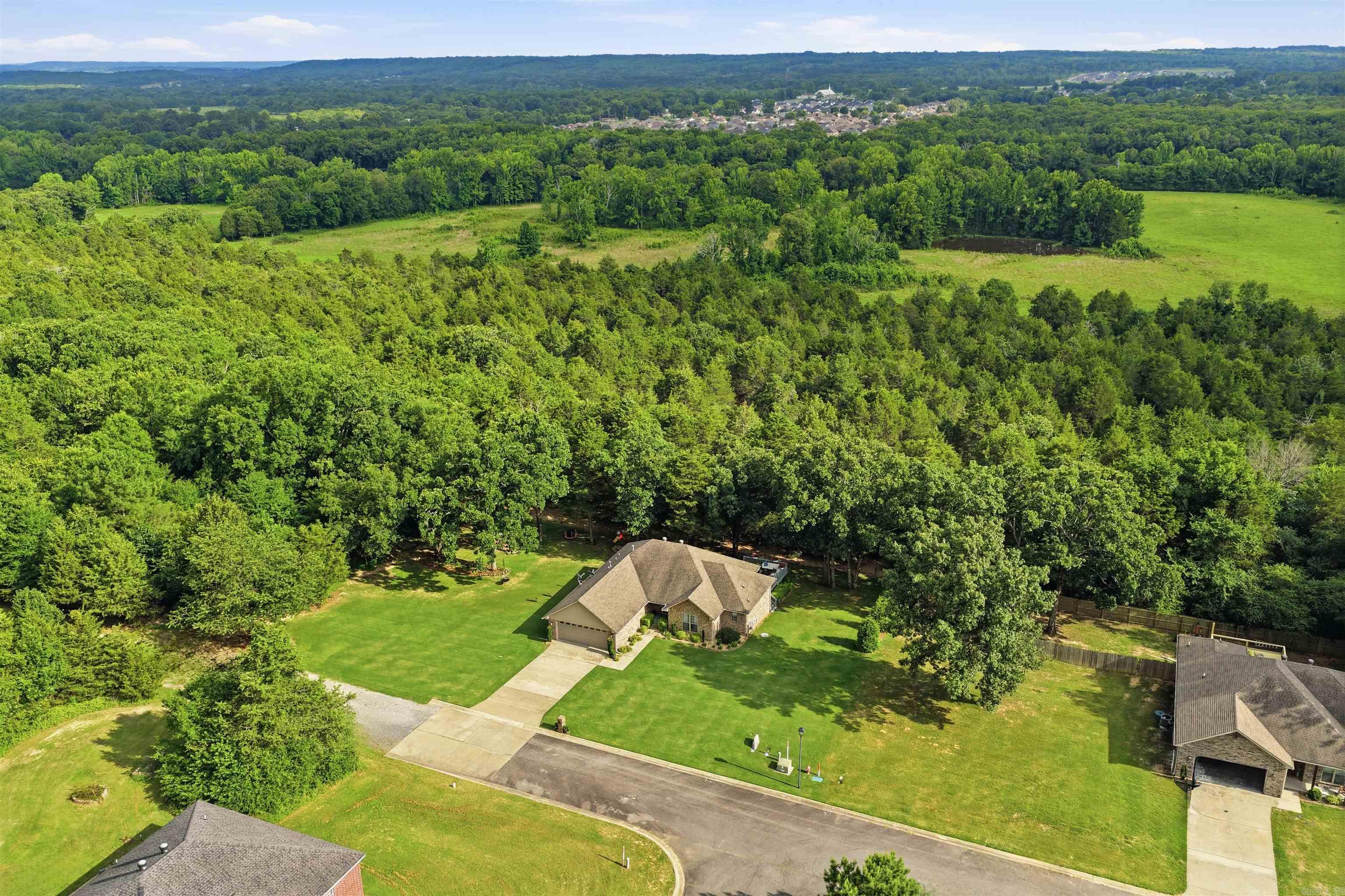 30 Cedar Knolls  Greenbrier, AR