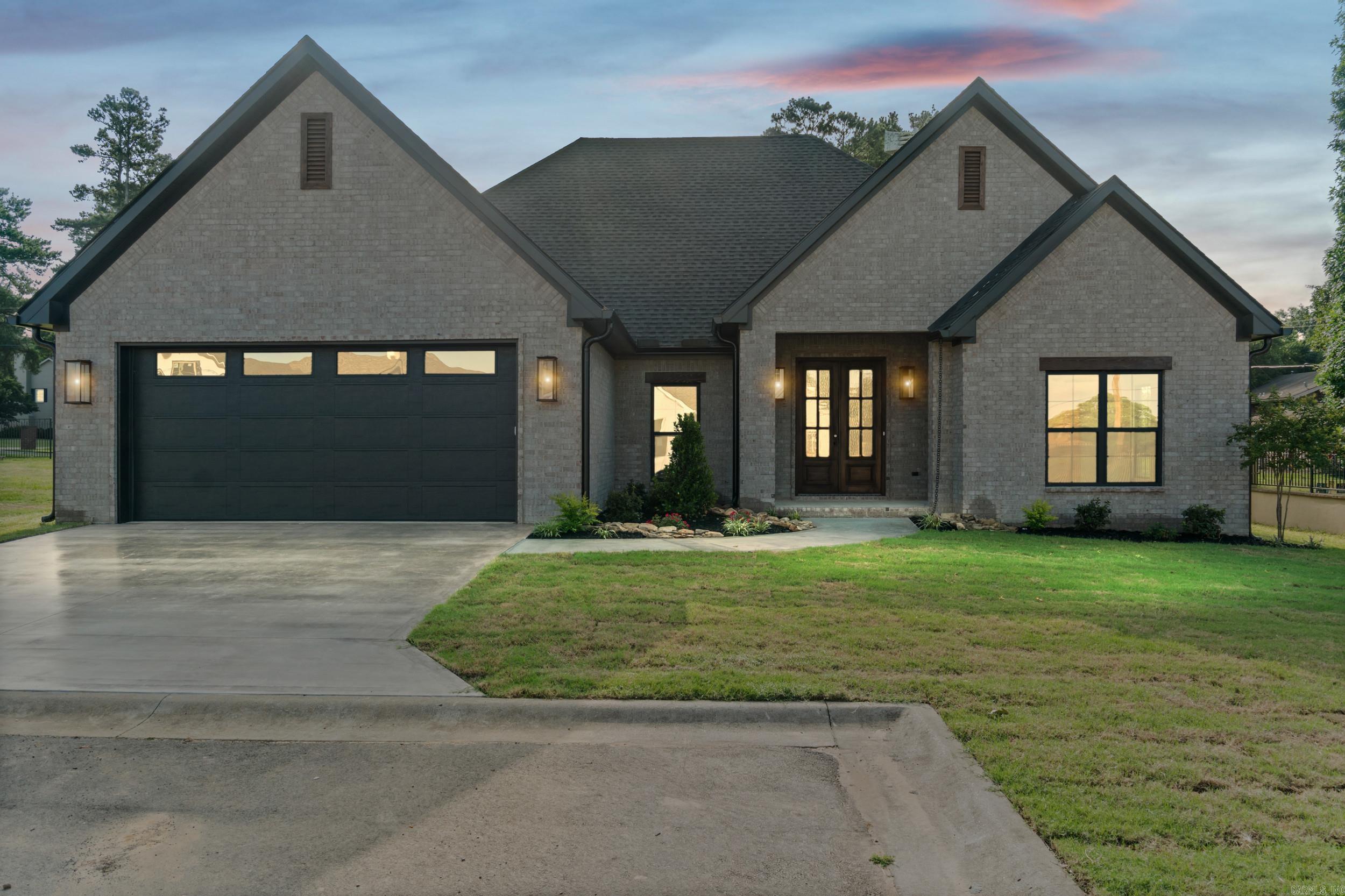 924 Wellington  Searcy, AR