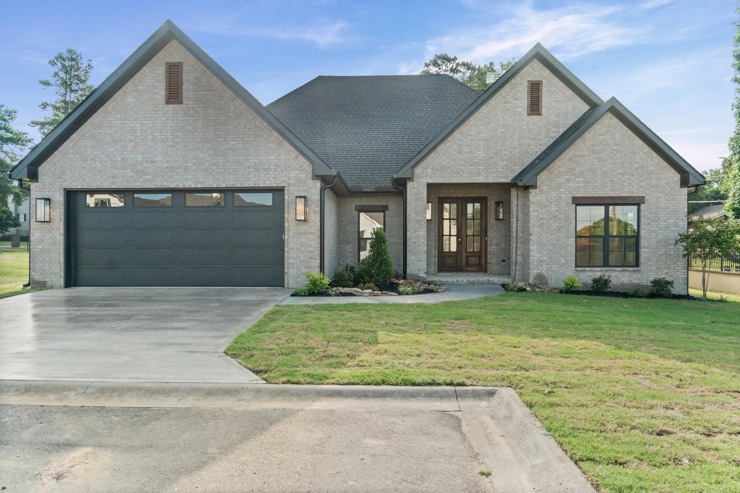 924 Wellington  Searcy, AR