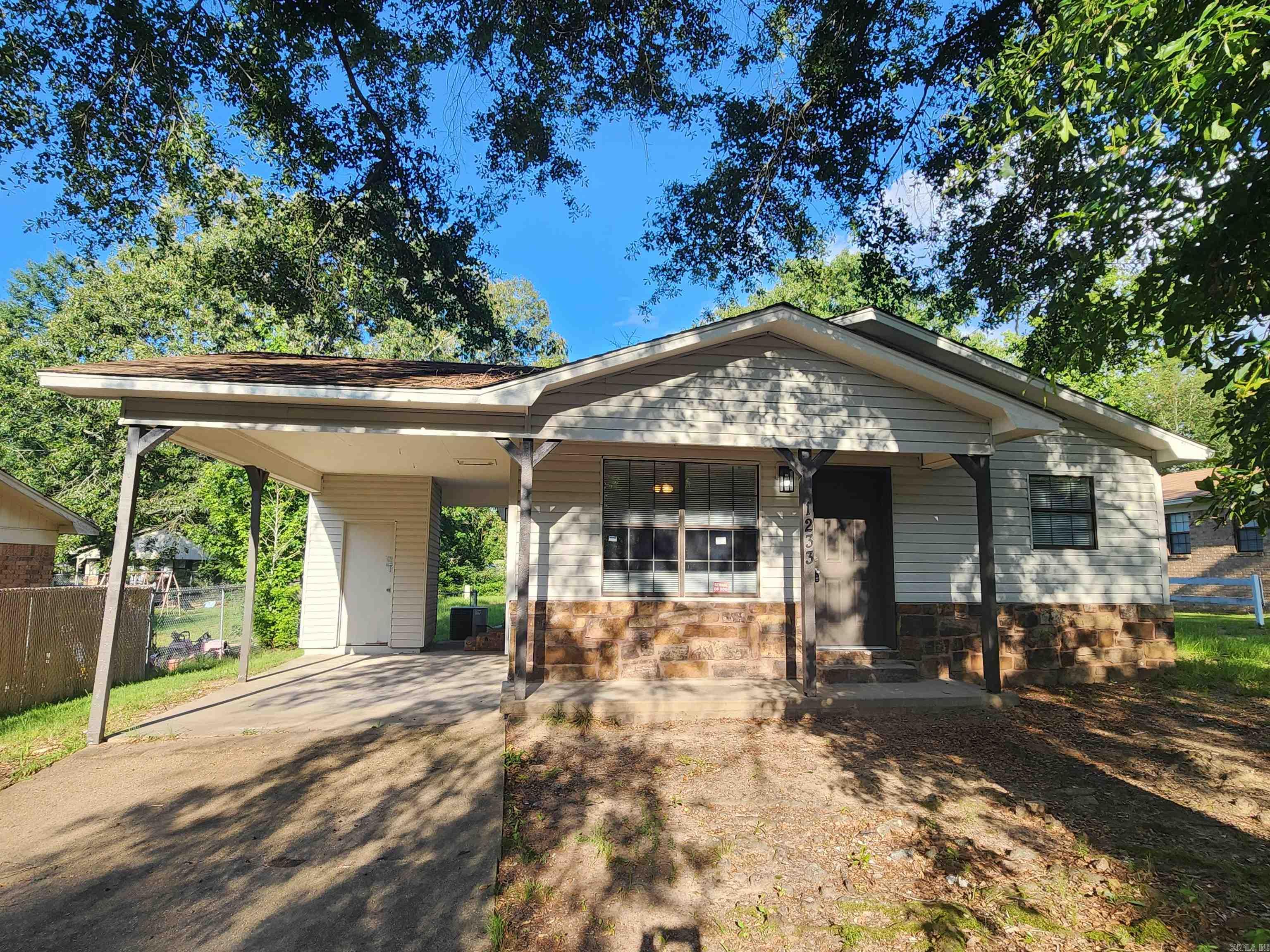 1233 Mimosa  Malvern, AR