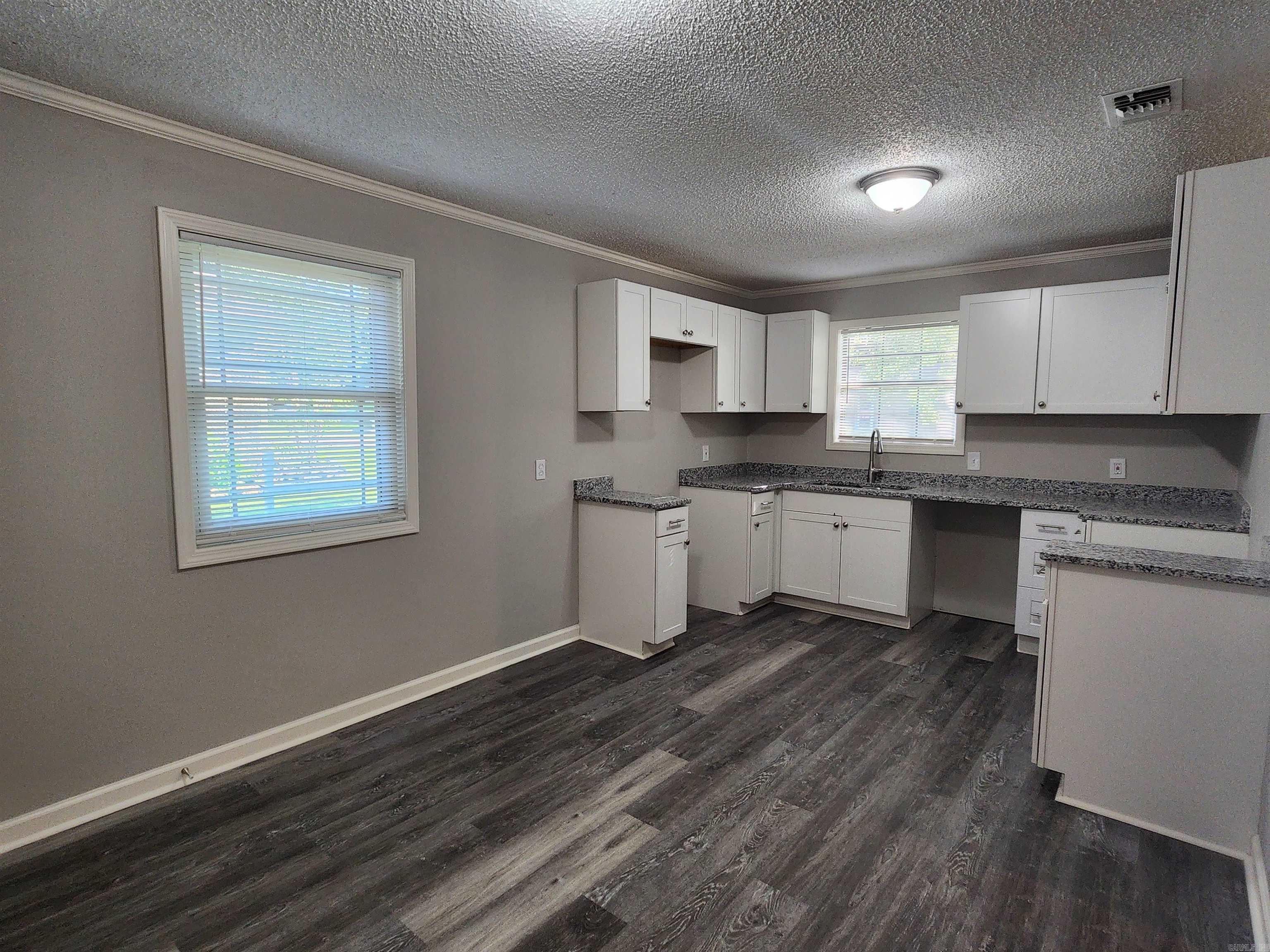 1233 Mimosa  Malvern, AR