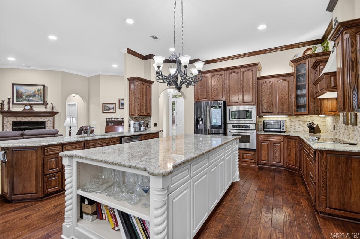 7 Vencedor Way  Hot Springs Village, AR