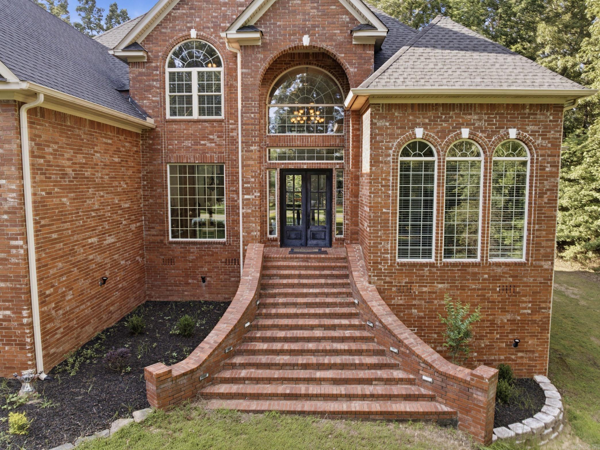 200 W Hillcrest  Alexander, AR