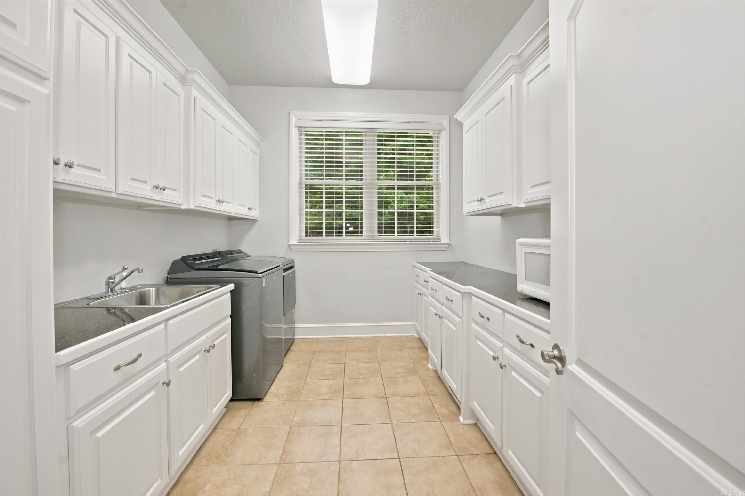 200 W Hillcrest  Alexander, AR