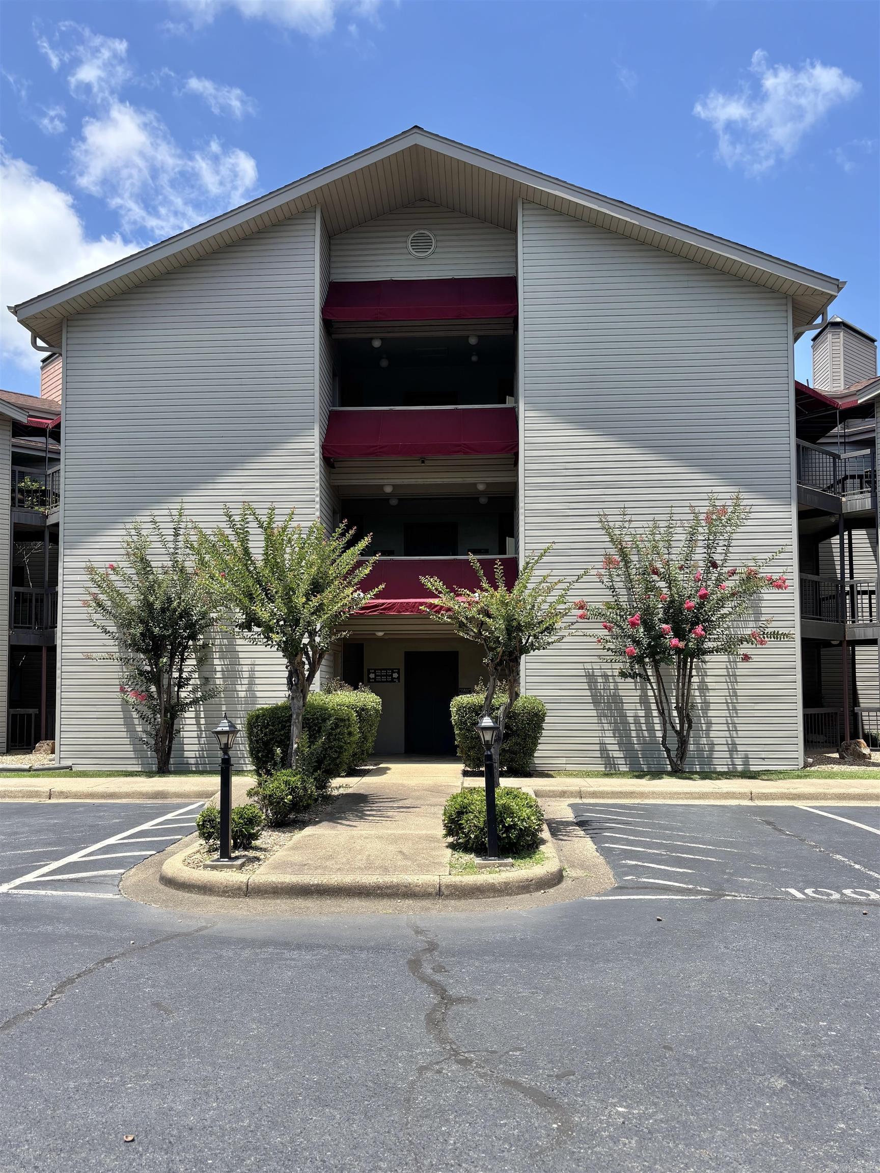 101 Long Island  Hot Springs, AR