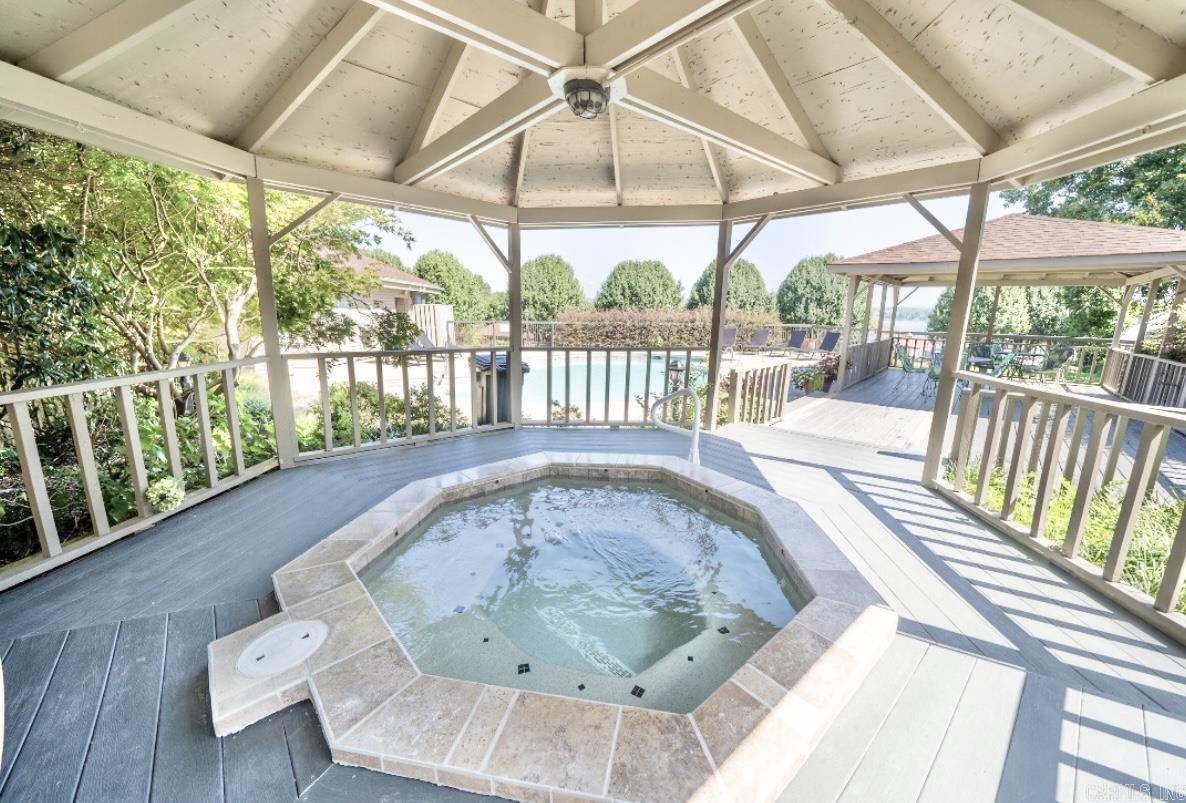 101 Long Island  Hot Springs, AR