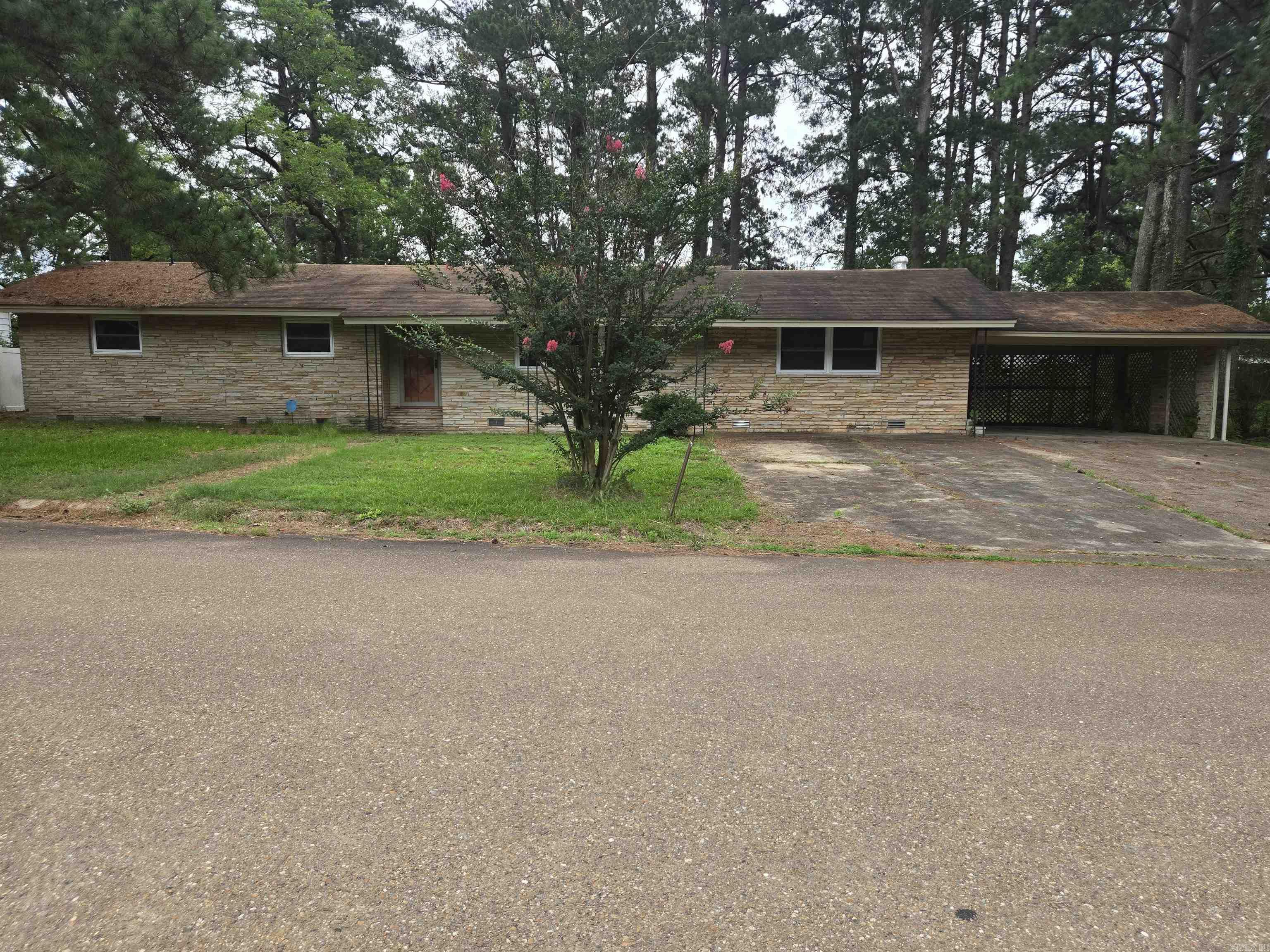 106 N Oakley  Fordyce, AR