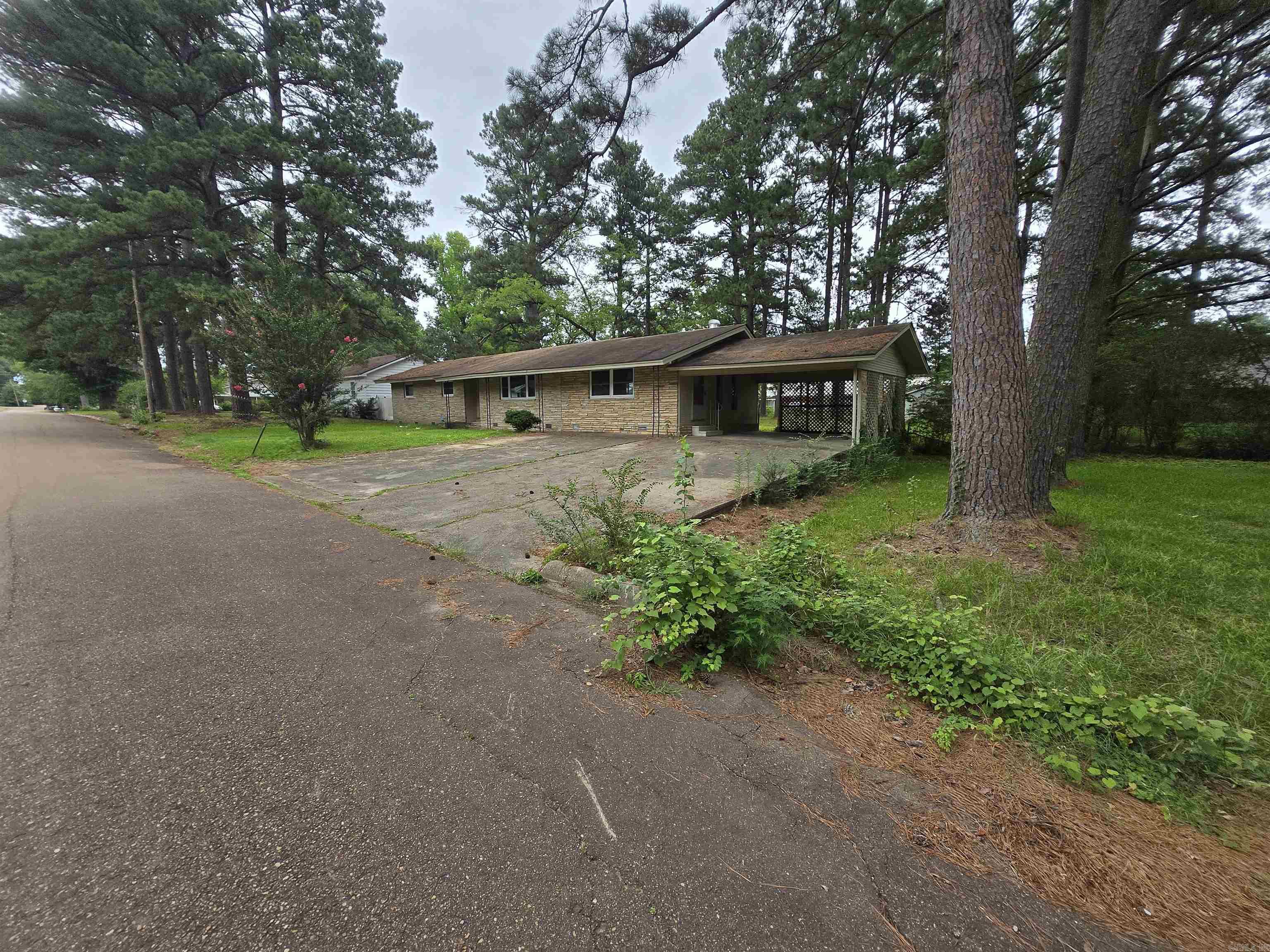 106 N Oakley  Fordyce, AR