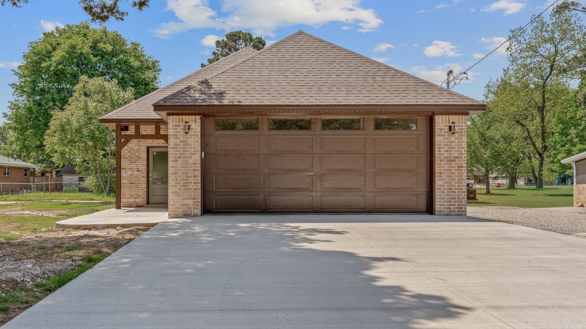 303 hogan  Monette, AR