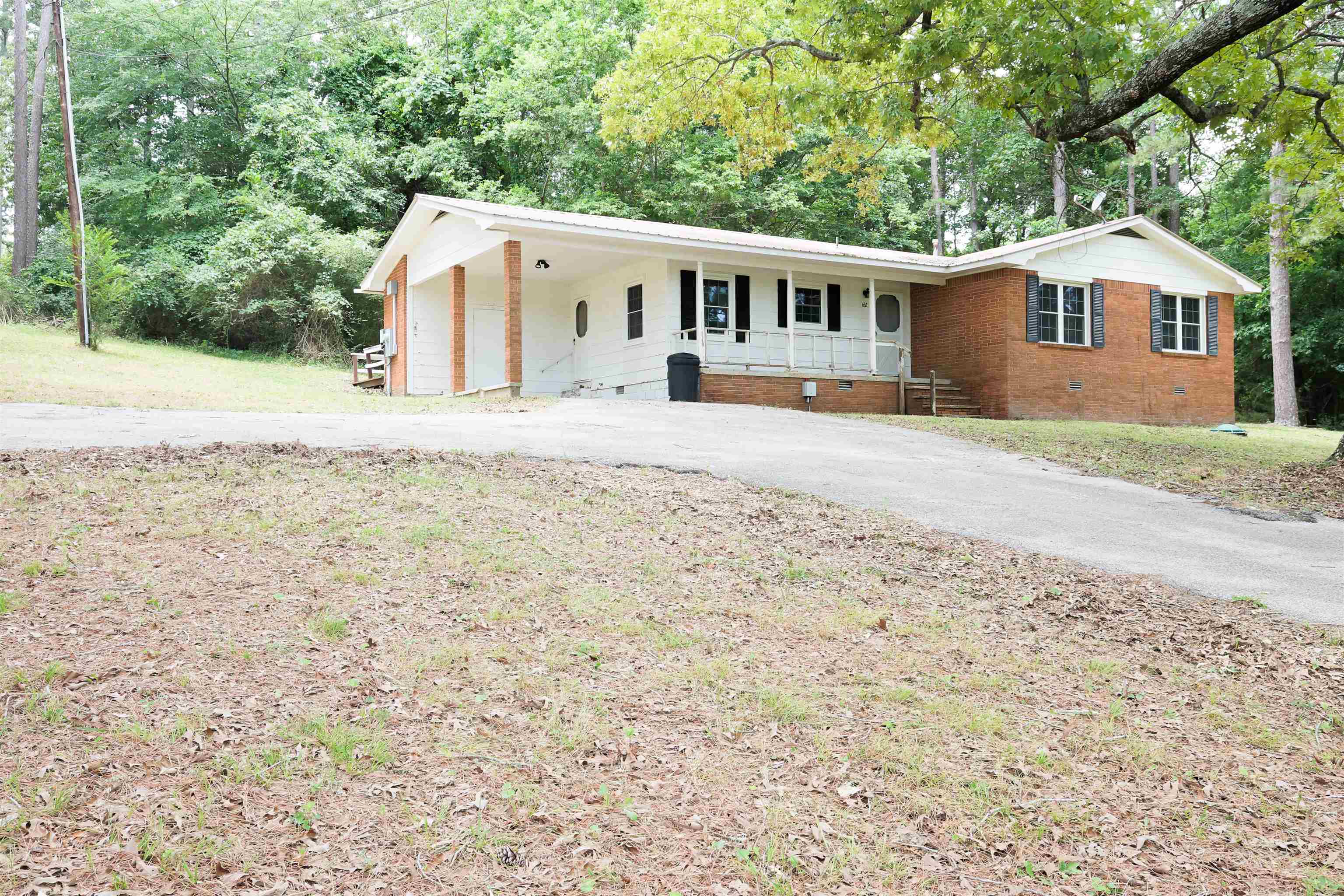 662 College  Melbourne, AR