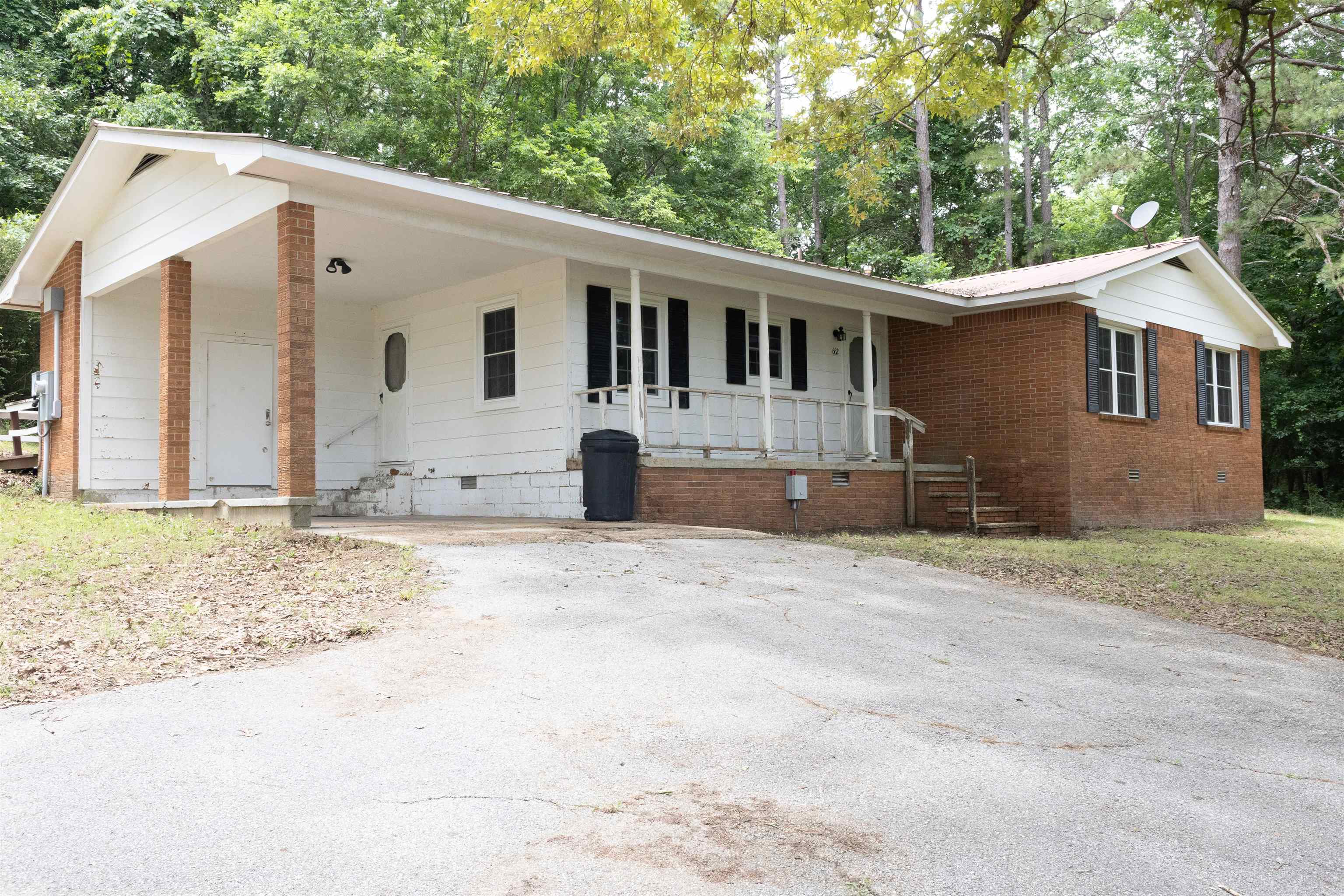 662 College  Melbourne, AR