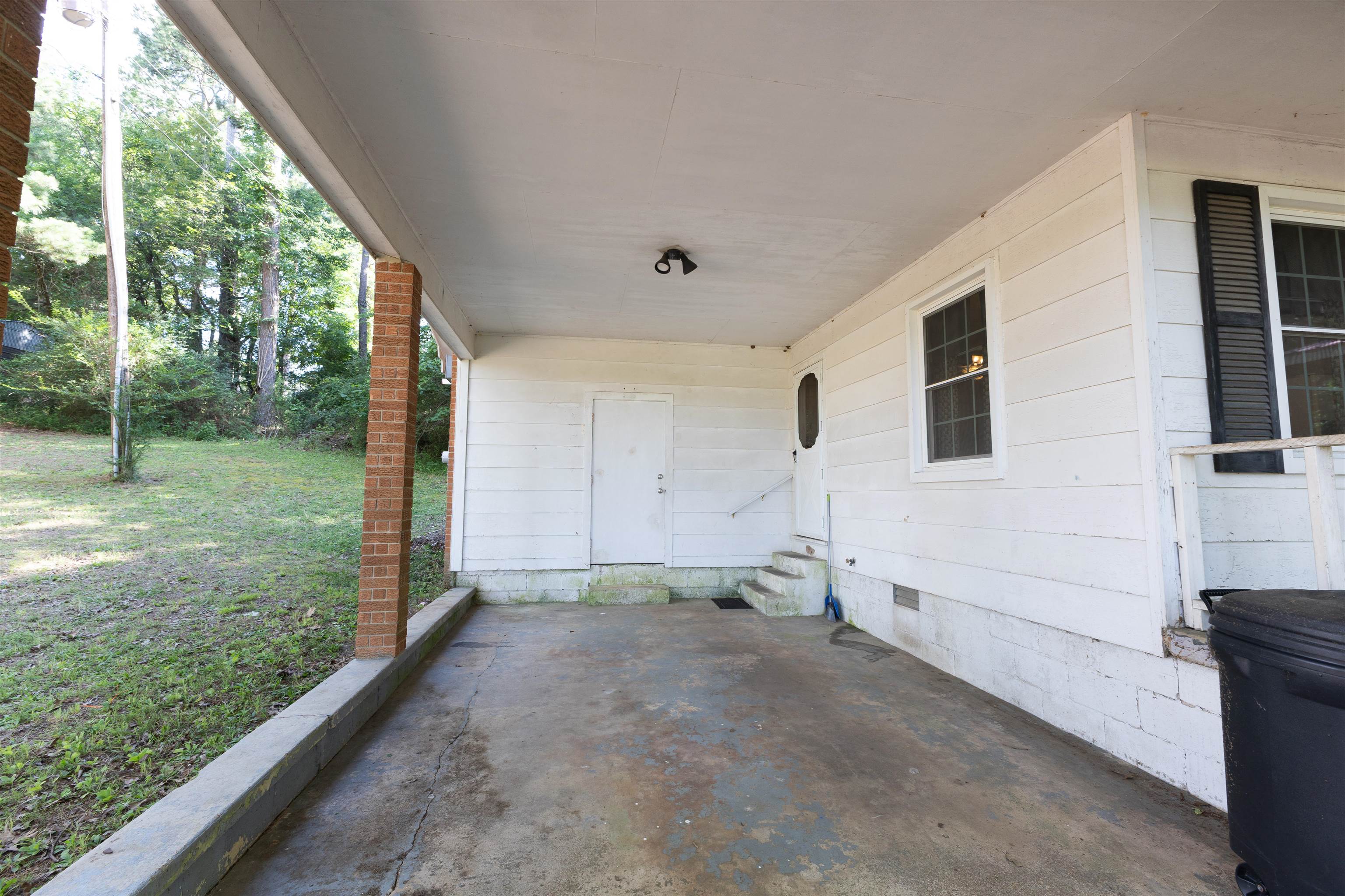 662 College  Melbourne, AR