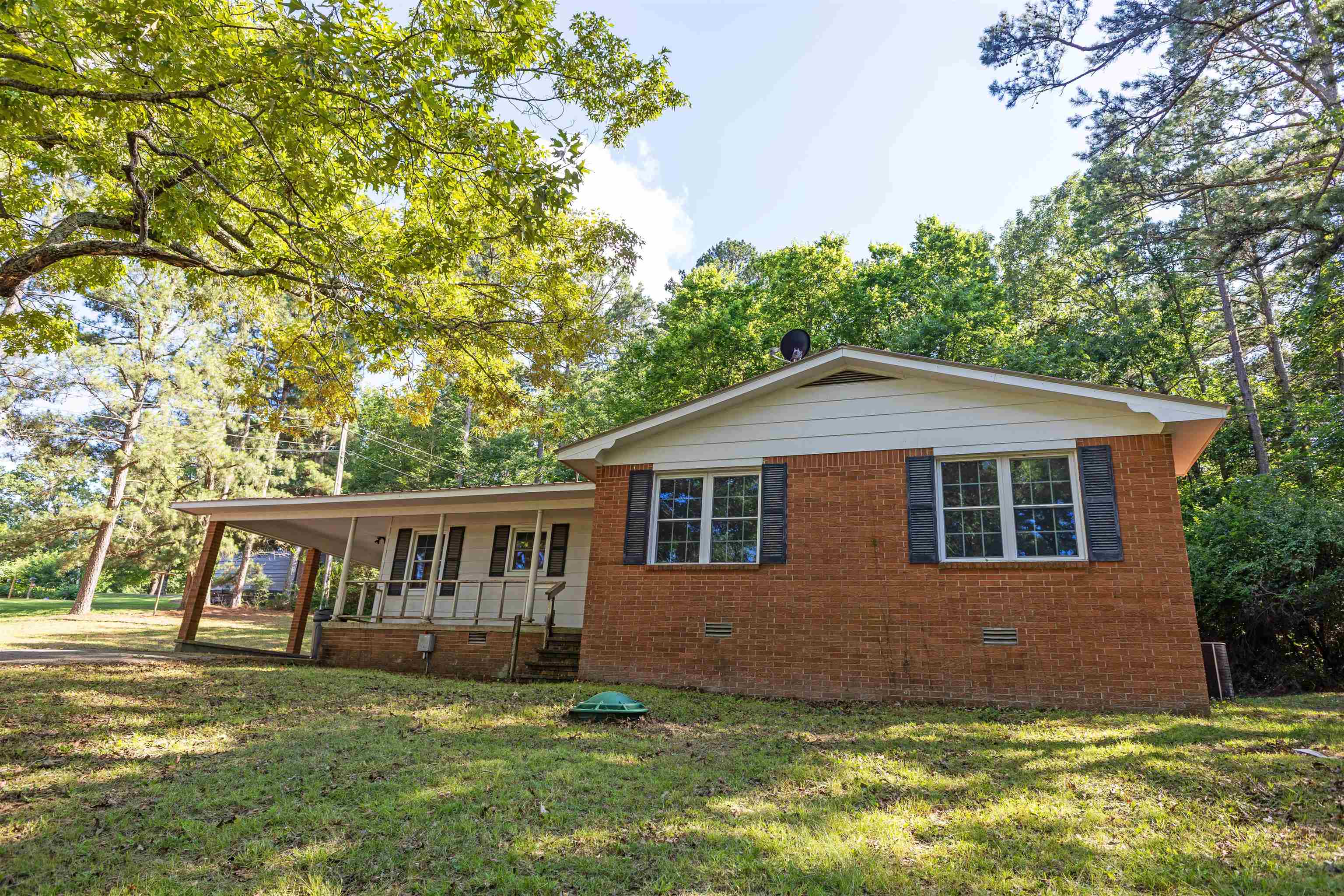 662 College  Melbourne, AR
