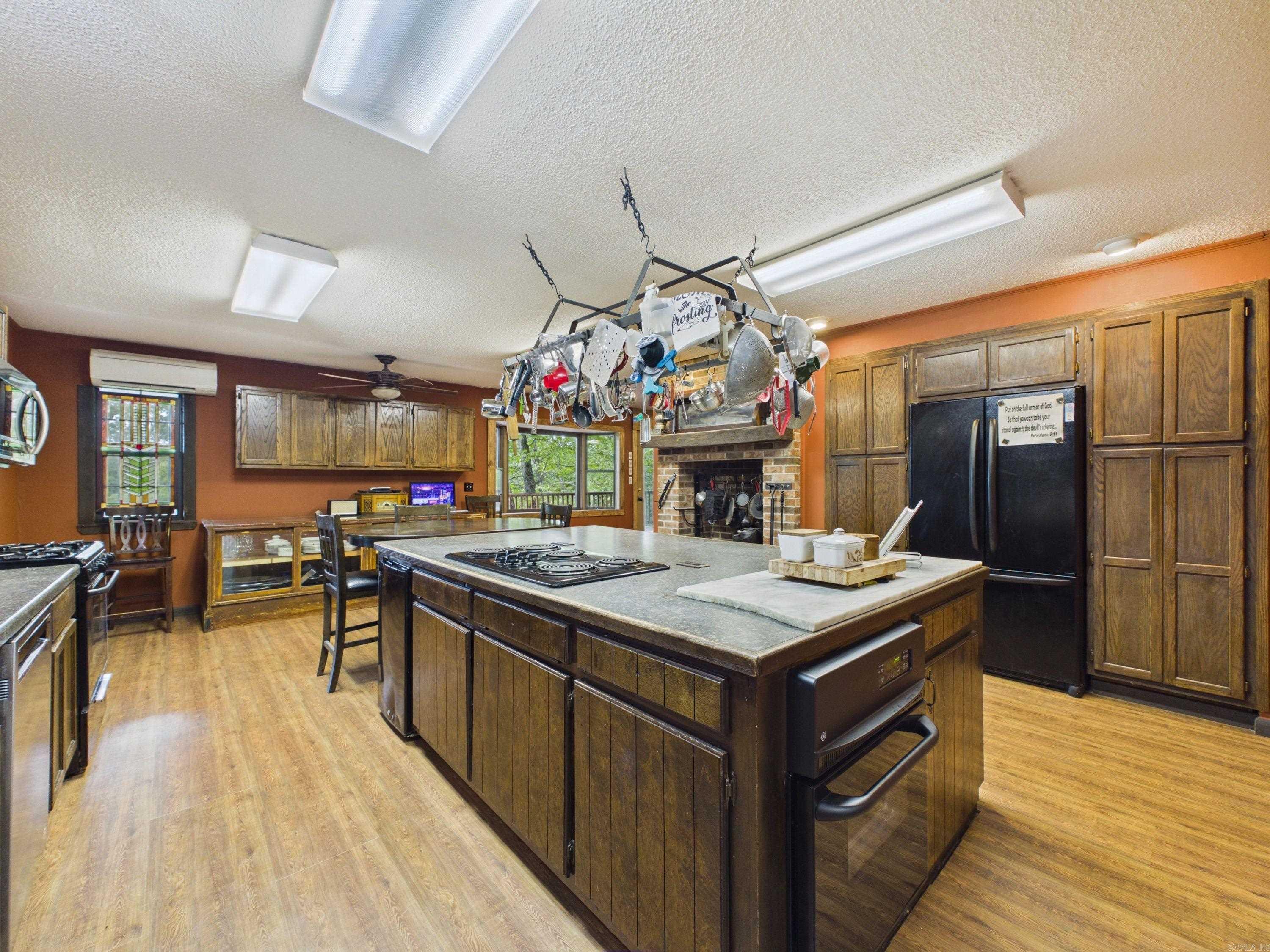 444 Cedar Cabin Lane  Calico Rock, AR