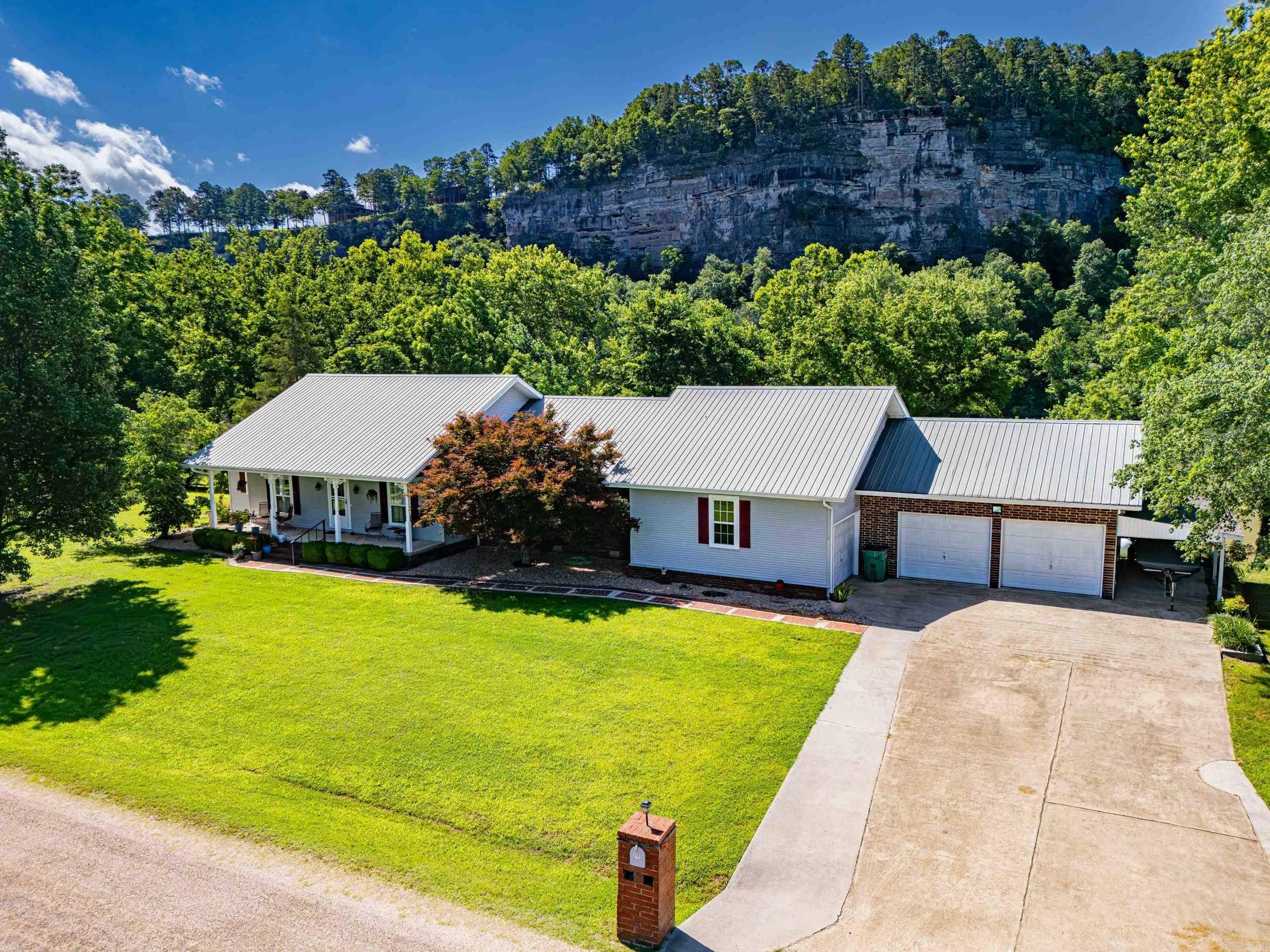 3582 Riverview  Norfork, AR