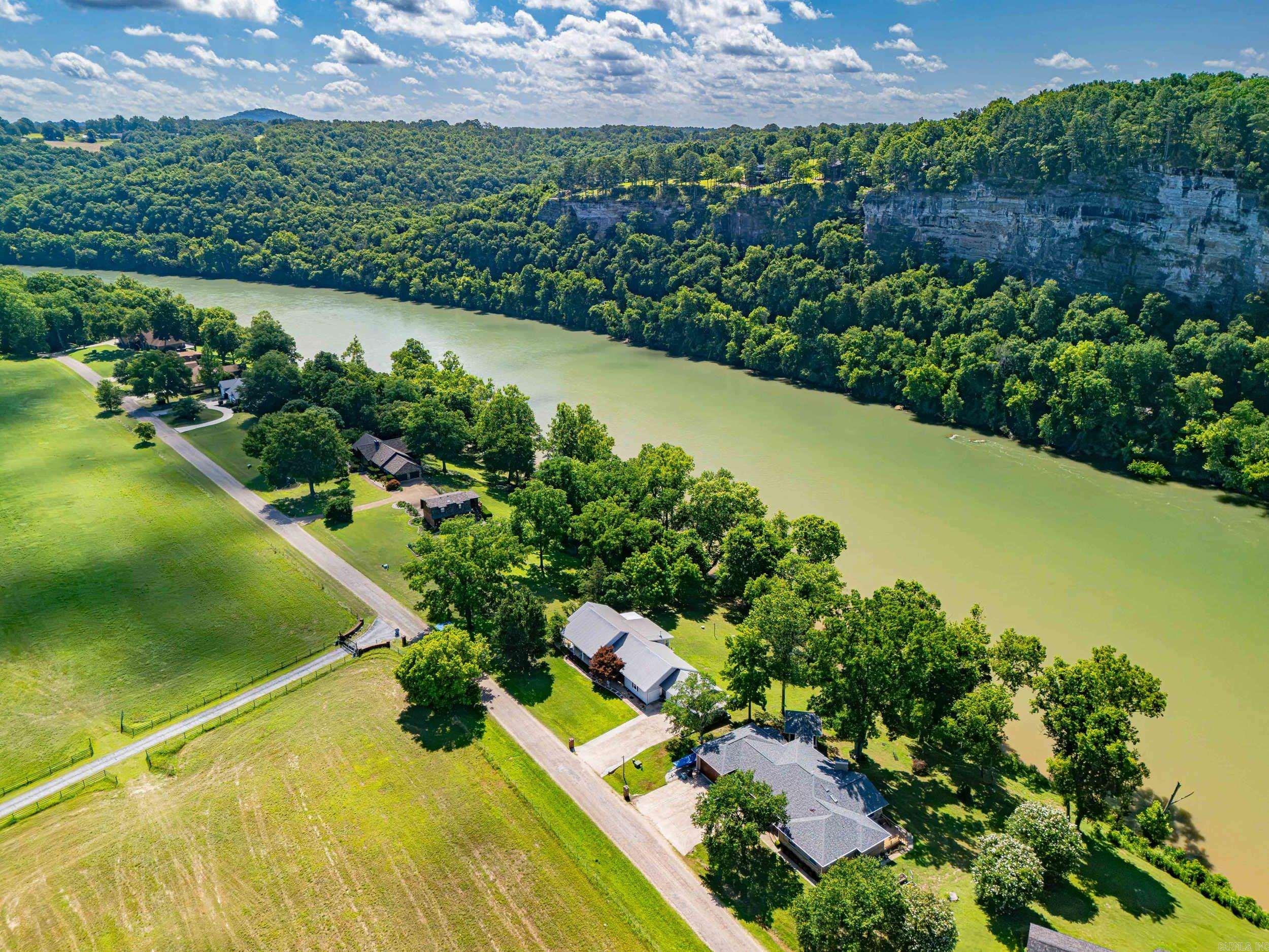 3582 Riverview  Norfork, AR